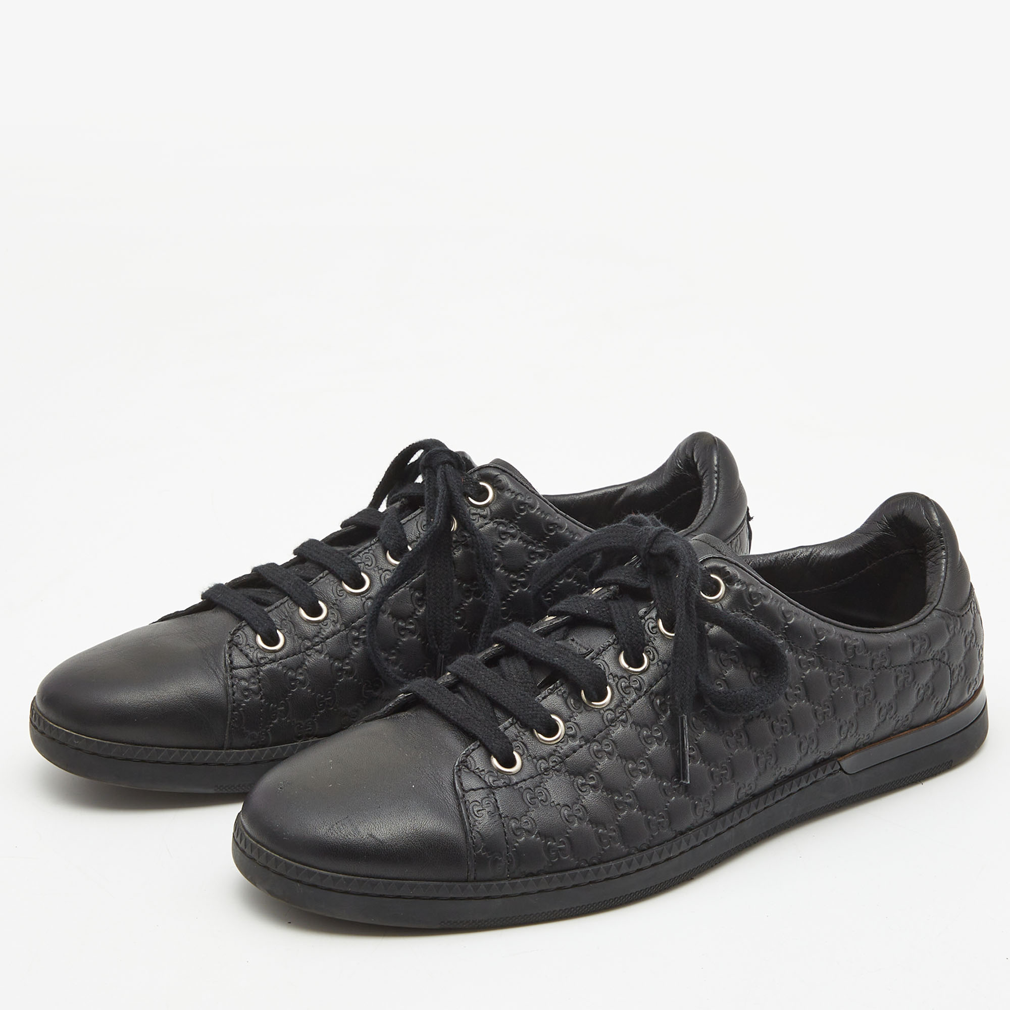 

Gucci Black Microguccissima Leather Low Top Sneakers Size