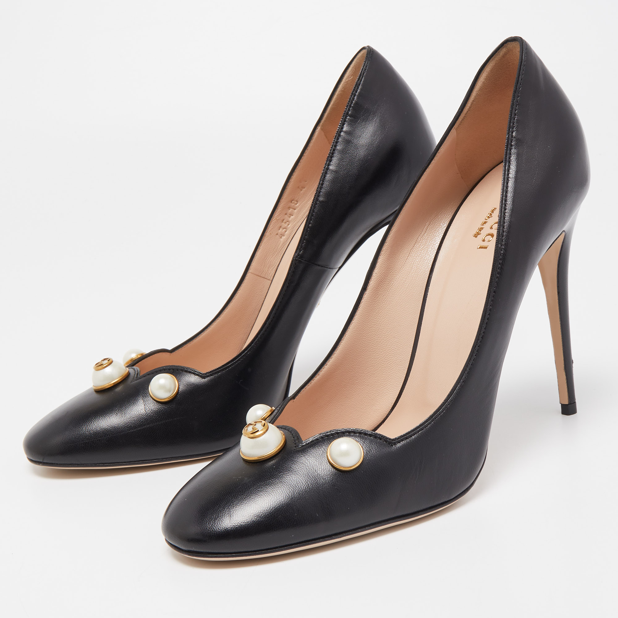 

Gucci Black Leather Willow Pearl Embellished GG Logo Scalloped Pumps Size