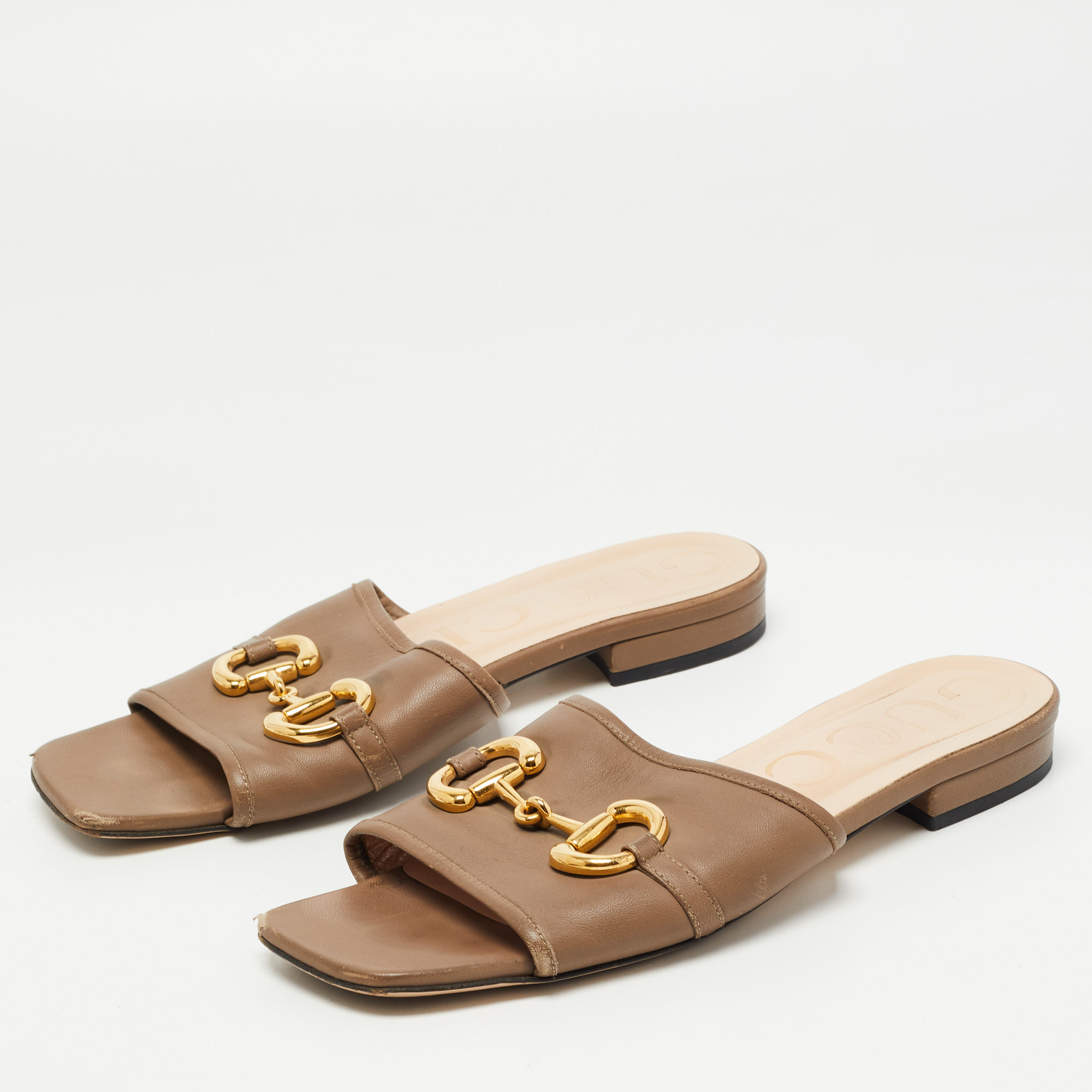 

Gucci Brown Leather Horsebit Flat Slides Size