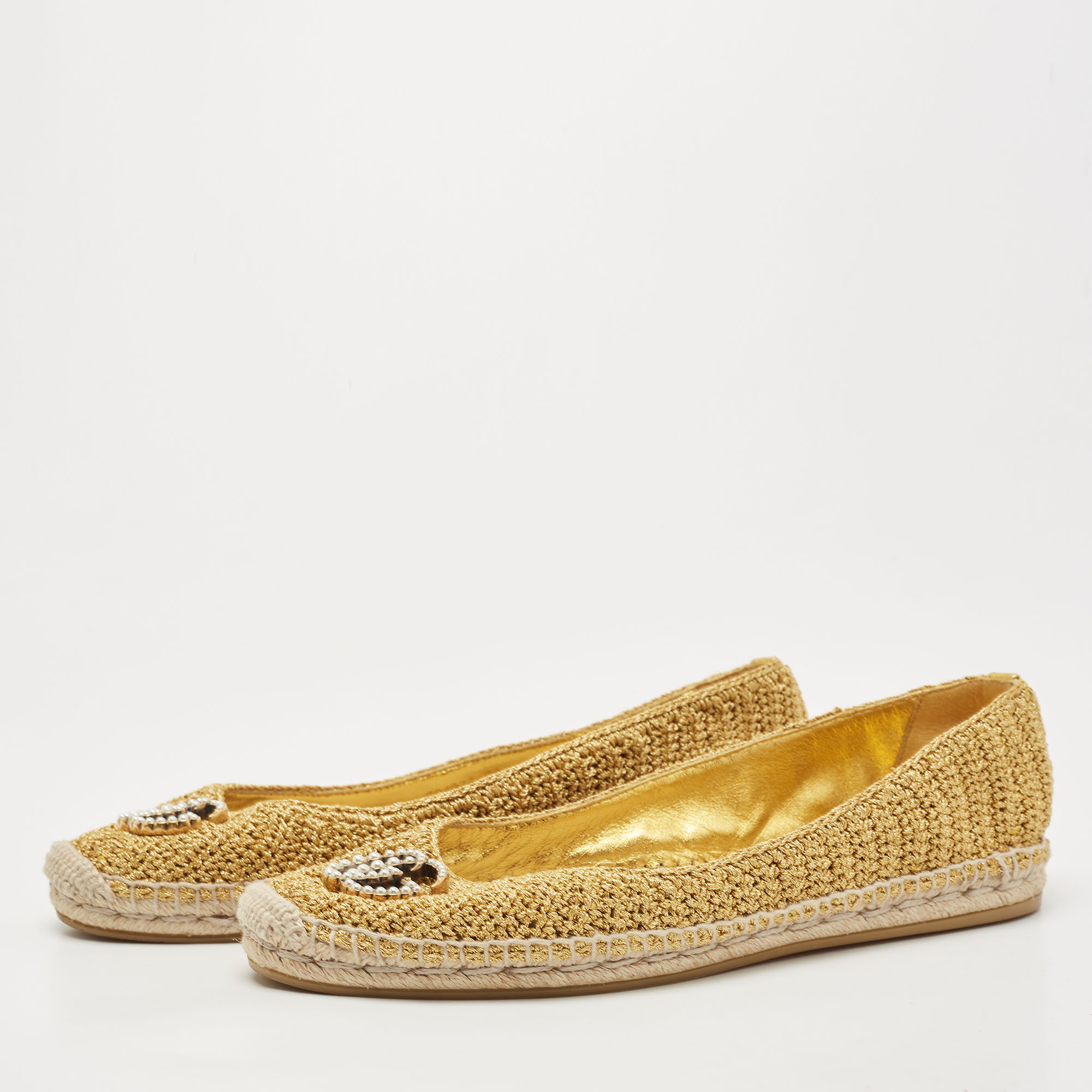 

Gucci Gold Woven Fabric and Leather Logo Ballet Flats Size