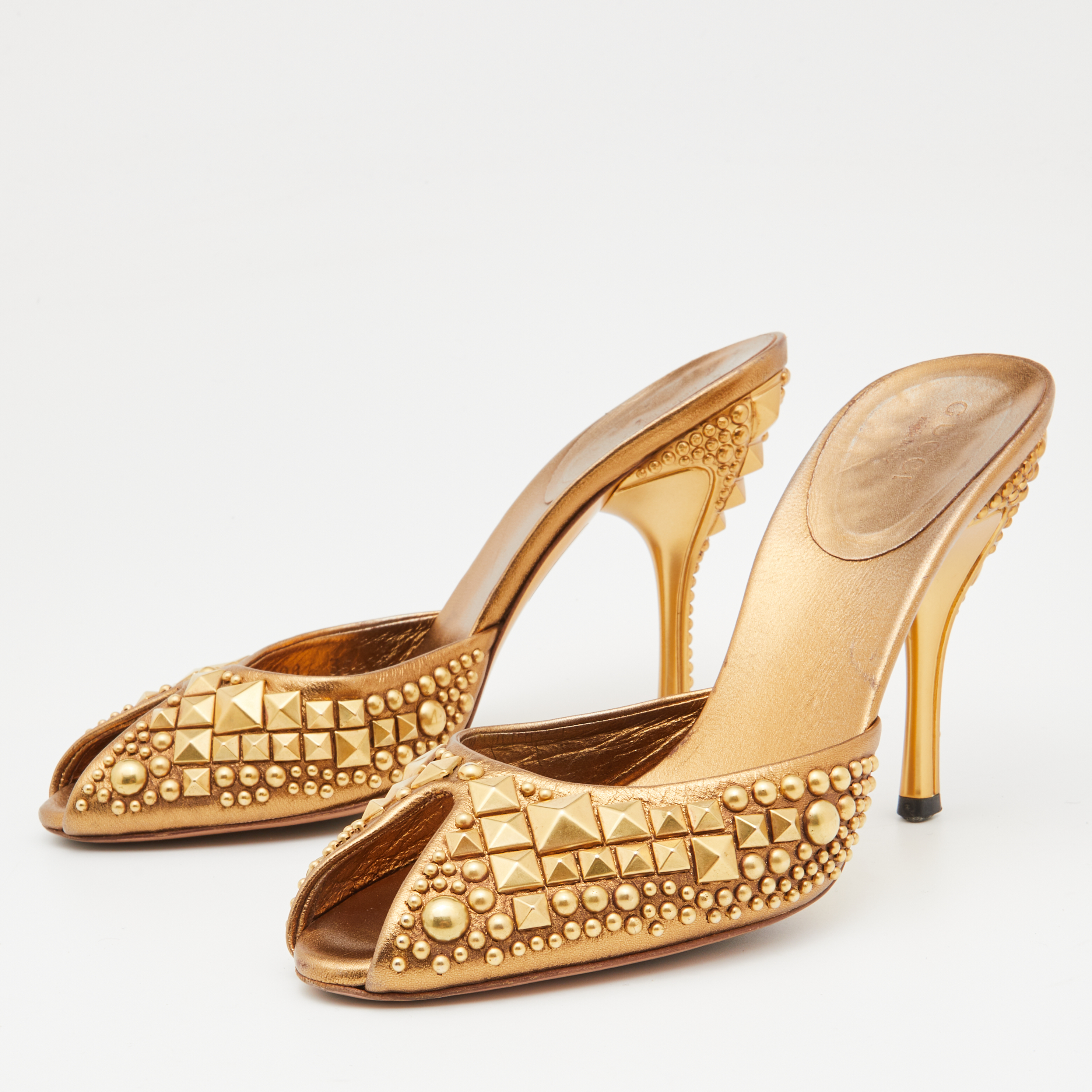 

Gucci Metallic Gold Studded Leather Peep Toe Slide Mules Size
