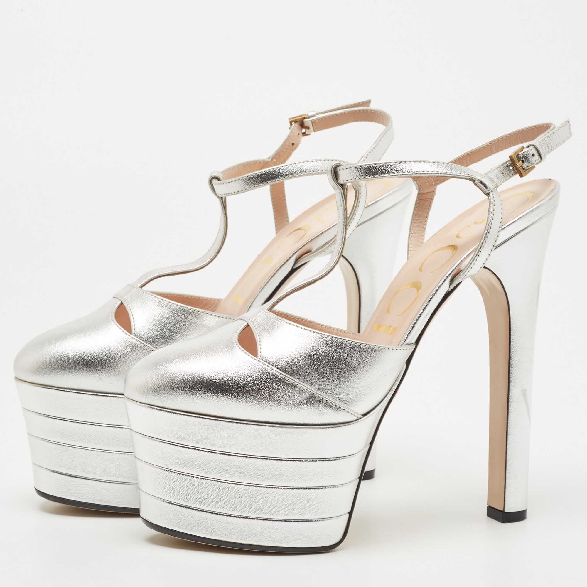 

Gucci Silver Leather Angel Pumps Size