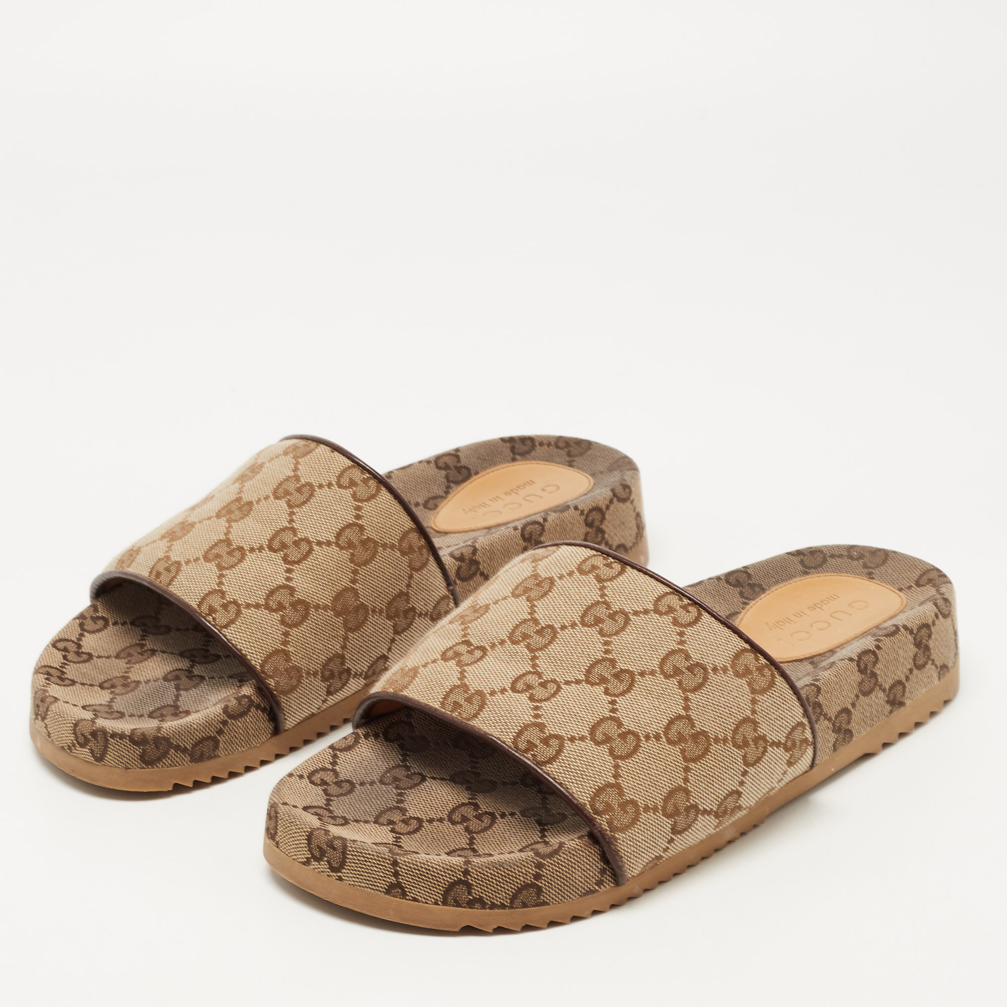 

Gucci Brown GG Canvas Flat Slides Size, Beige