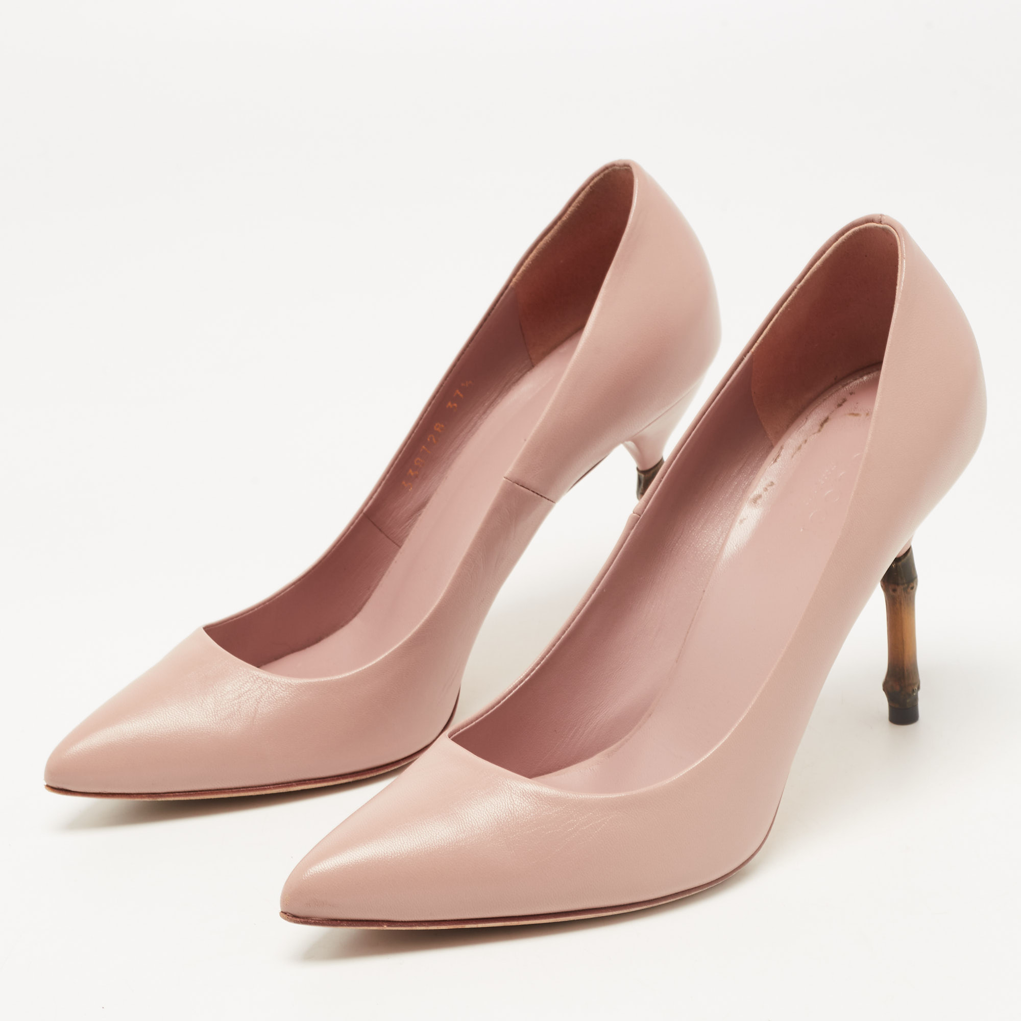 

Gucci Dusty Pink Leather Bamboo Heel Pumps Size