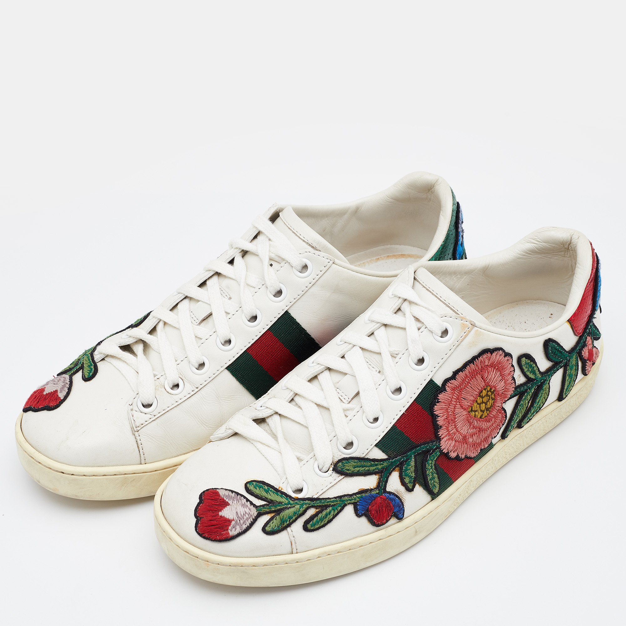 

Gucci White Floral Embroidered Leather Ace Low Top Sneakers Size