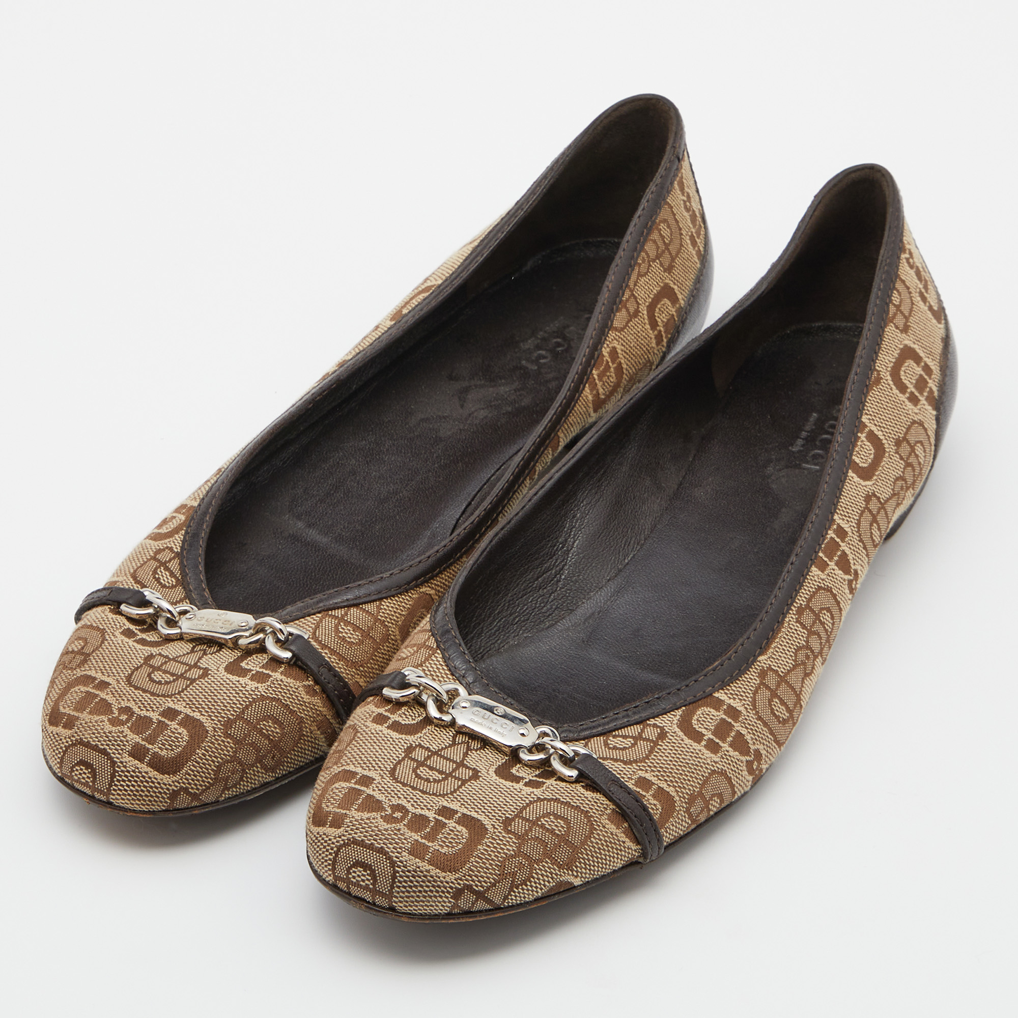 

Gucci Beige/Brown Canvas and Leather Logo Embellished Ballet Flats Size