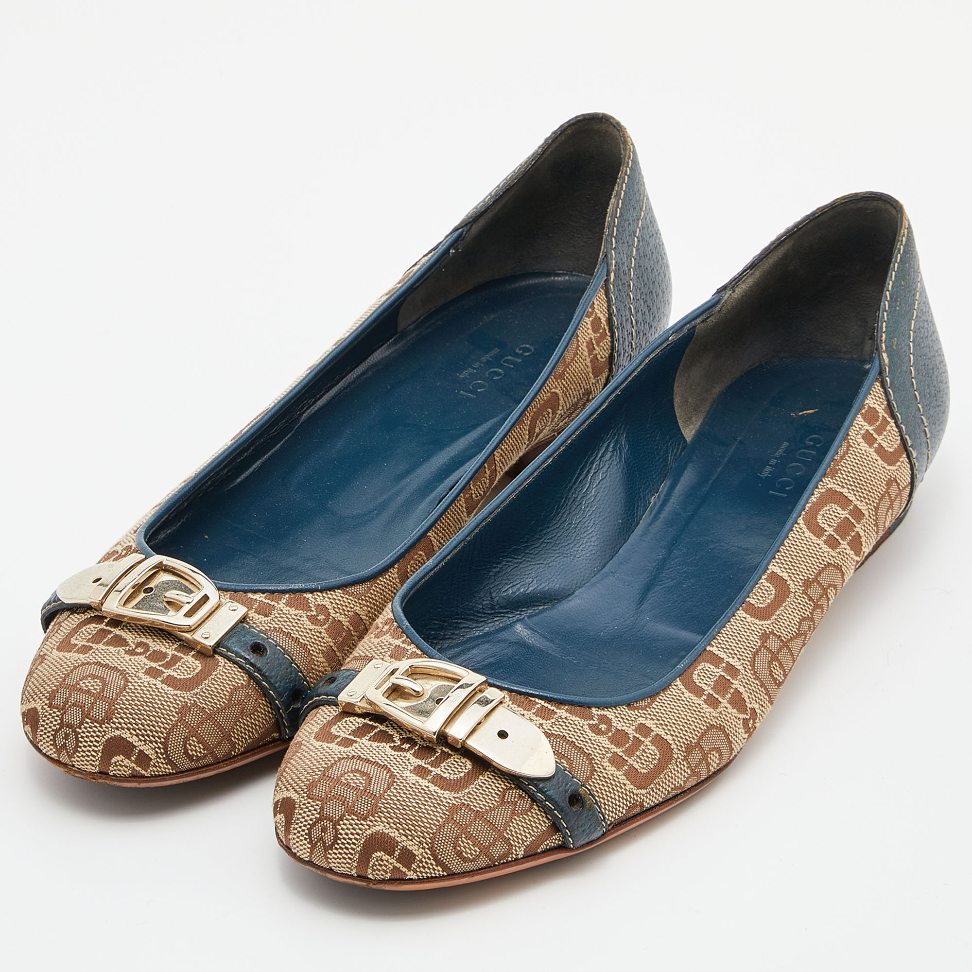 

Gucci Beige/Blue Canvas and Leather Logo Embellished Ballet Flats Size