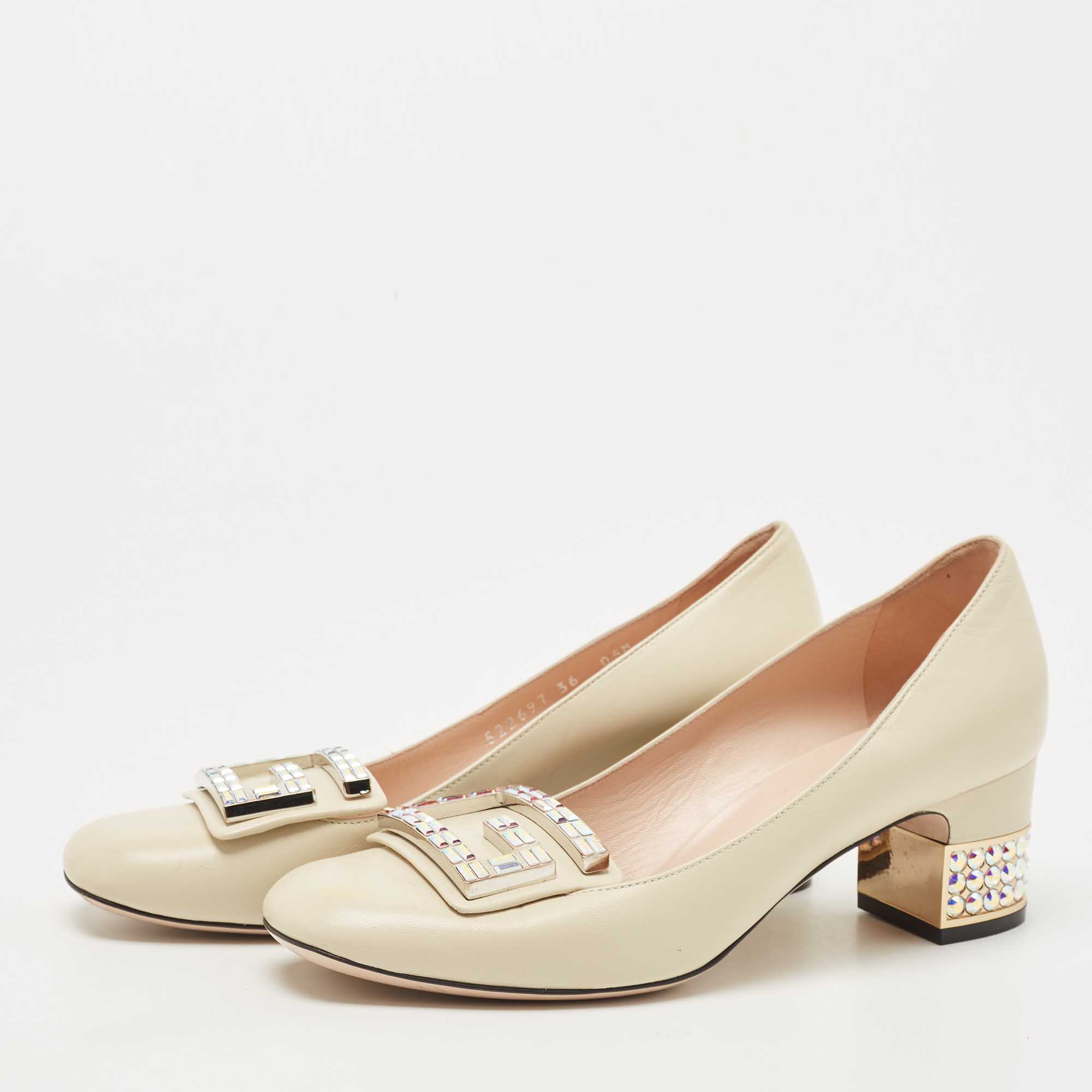

Gucci Cream Leather Crystal G Pumps Size