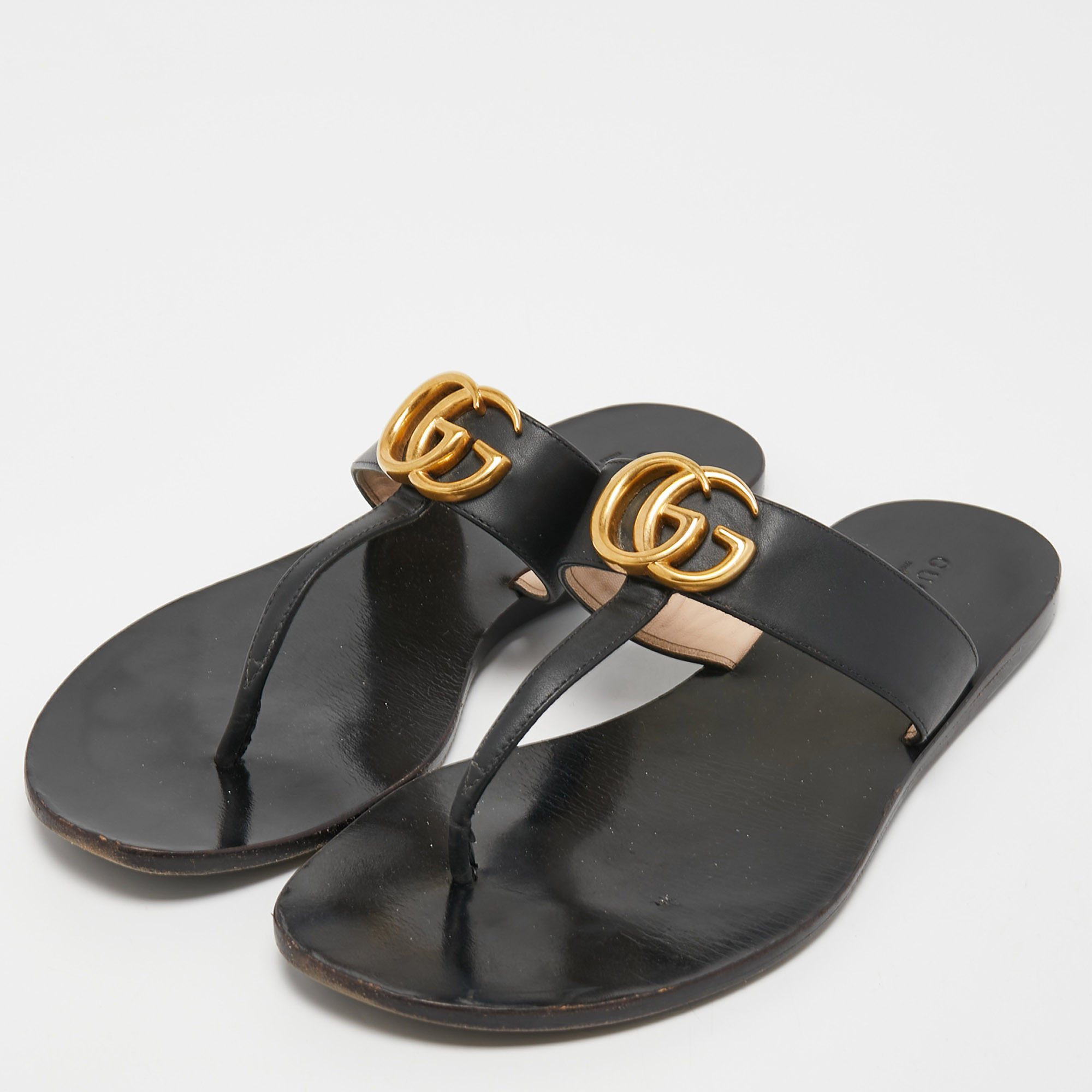 

Gucci Black Leather GG Marmont Thong Flats Size