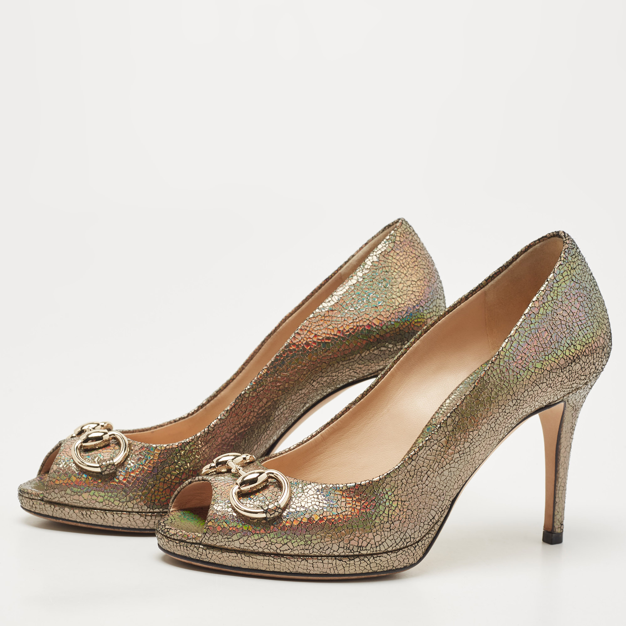 

Gucci Holographic Texture Leather New Hollywood Horsebit Peep Toe Pumps Size, Multicolor