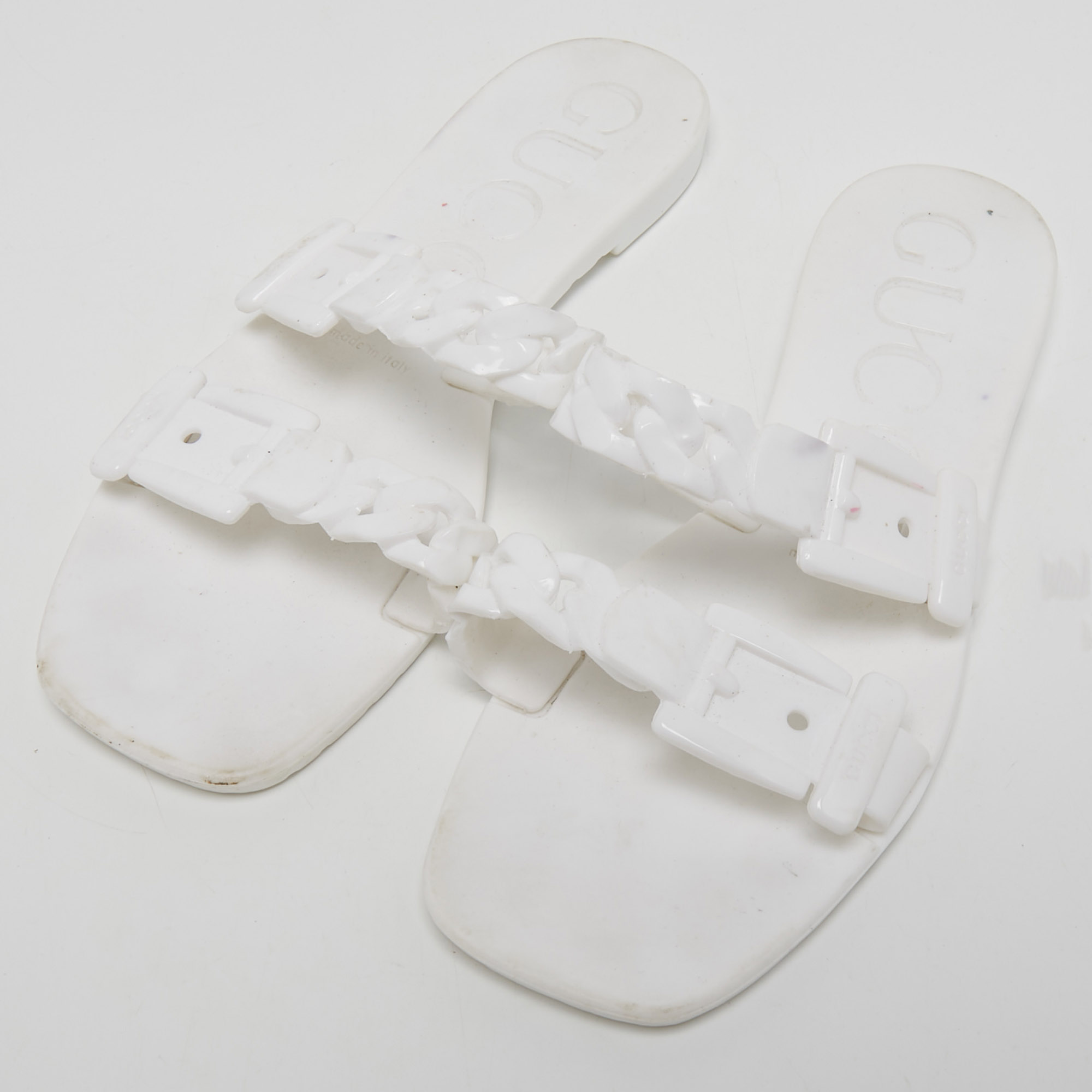 

Gucci White Rubber Flat Slides Size