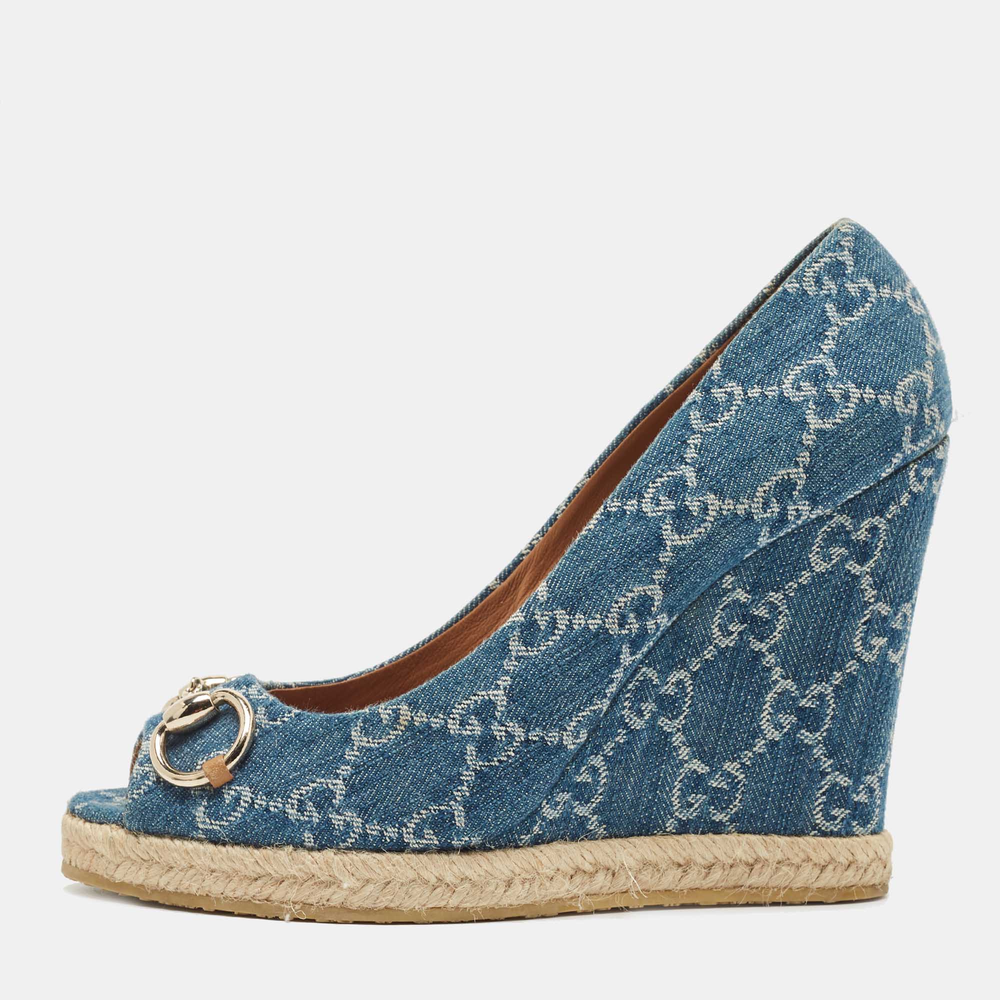Pre-owned Gucci Blue Gg Denim Charlotte Horsebit Peep Toe Wedge Pumps Size 39.5