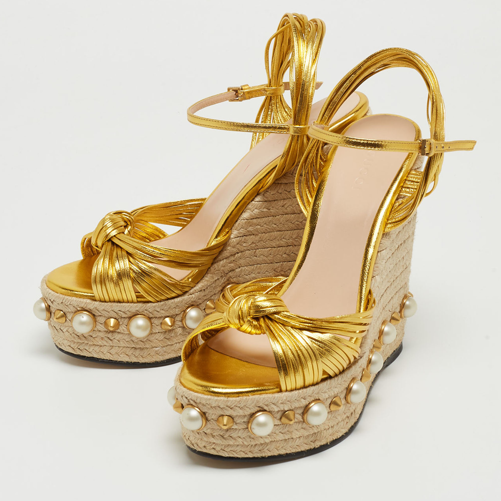 

Gucci Gold Leather Strappy Knotted Pearl Embellished Wedge Espadrille Ankle Strap Sandals Size