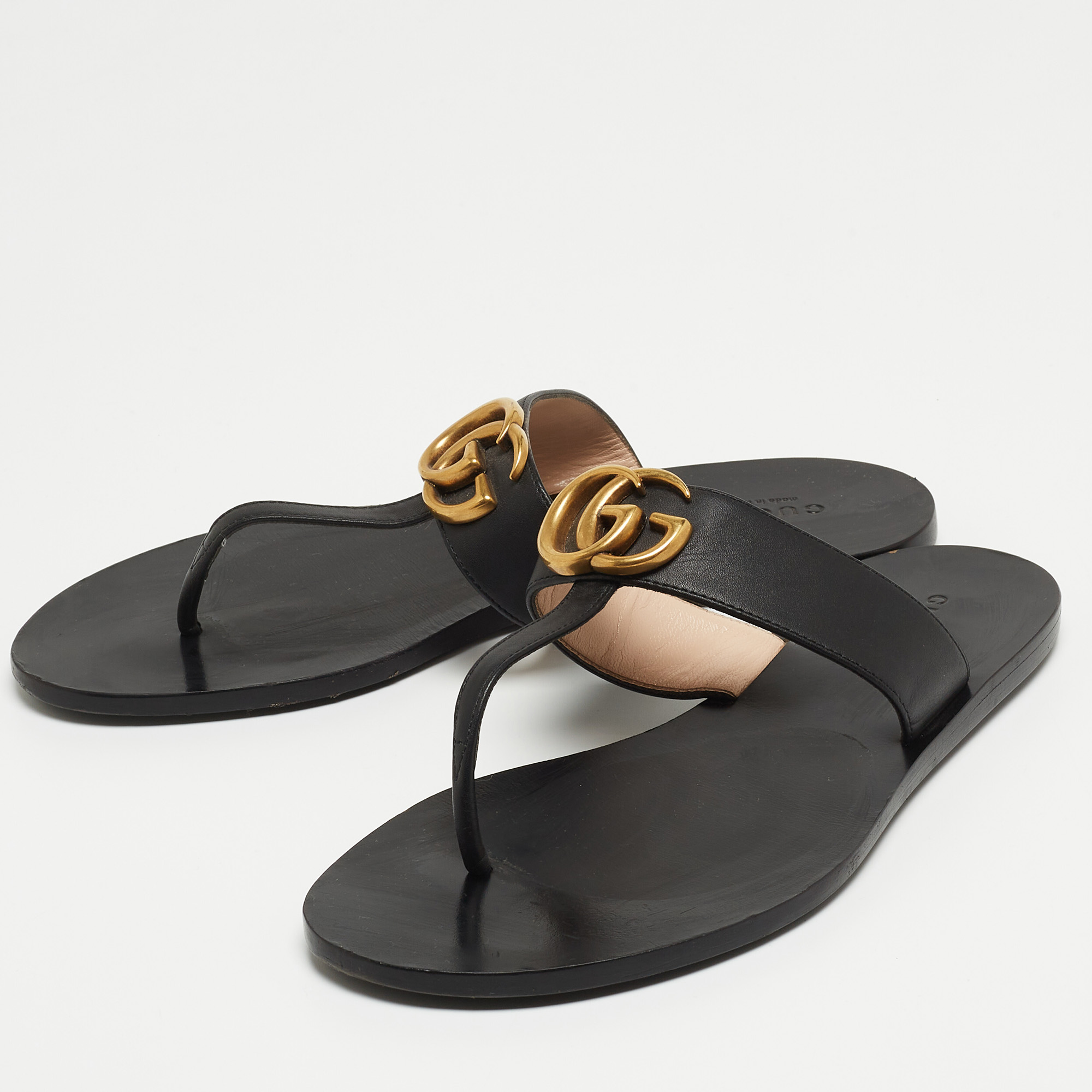 

Gucci Black Leather GG Thong Flats Size