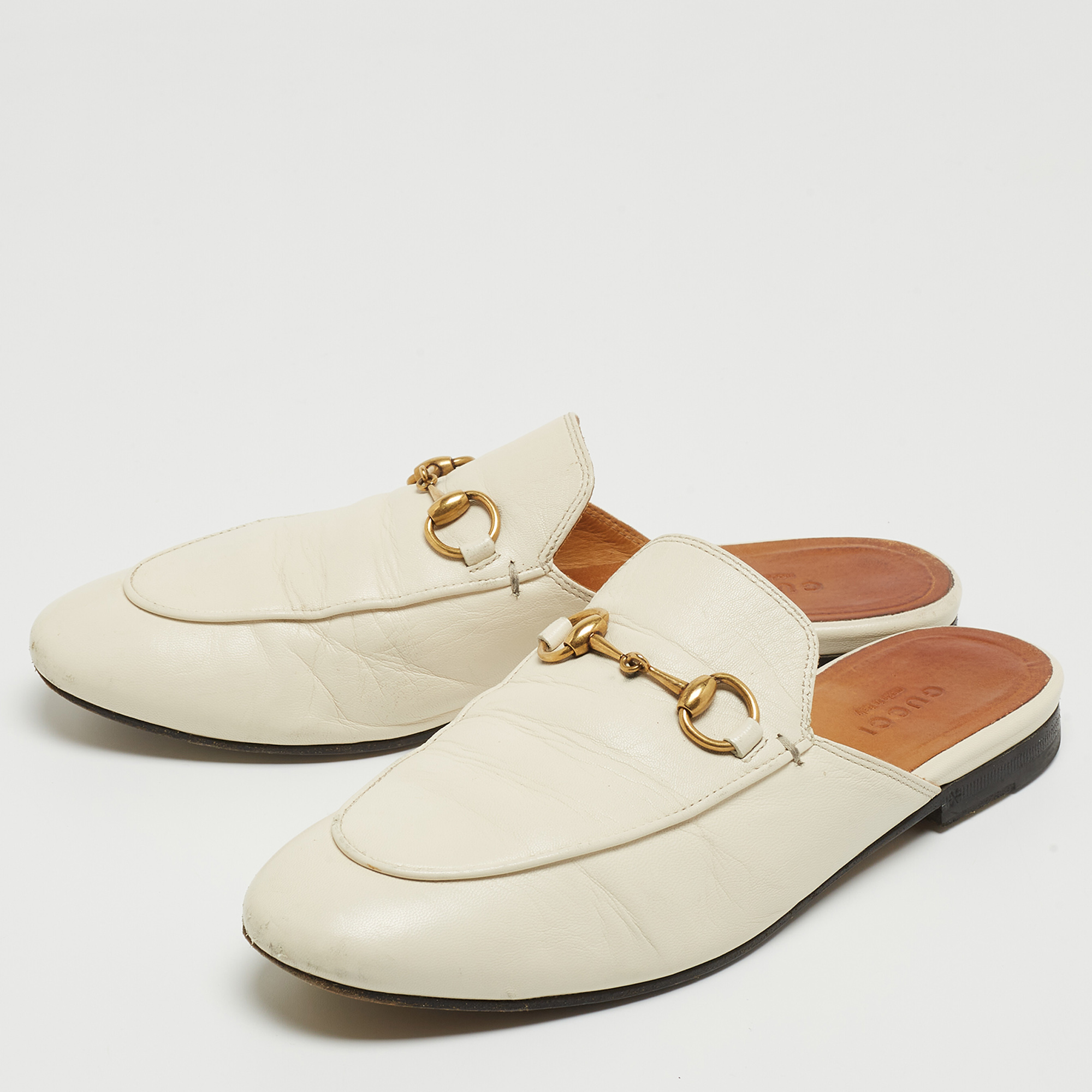 

Gucci Off White Leather Horsebit Flat Mules Size