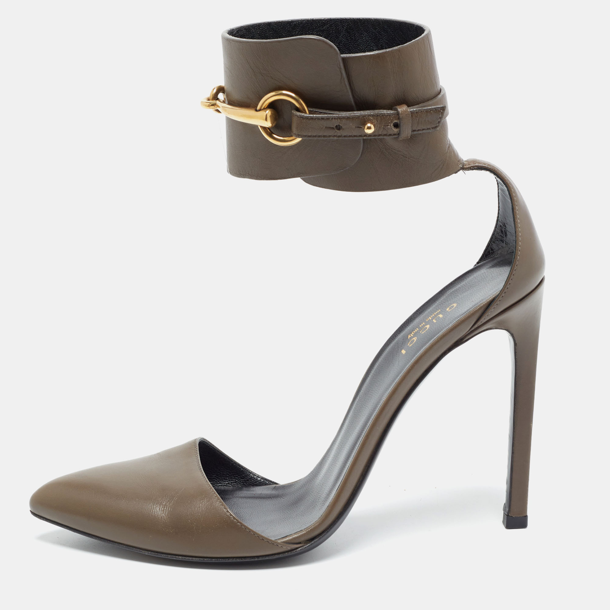 Make a statement with these Gucci pumps for women. Impeccably crafted these chic heels offer both fashion and comfort elevating your look with each graceful step.