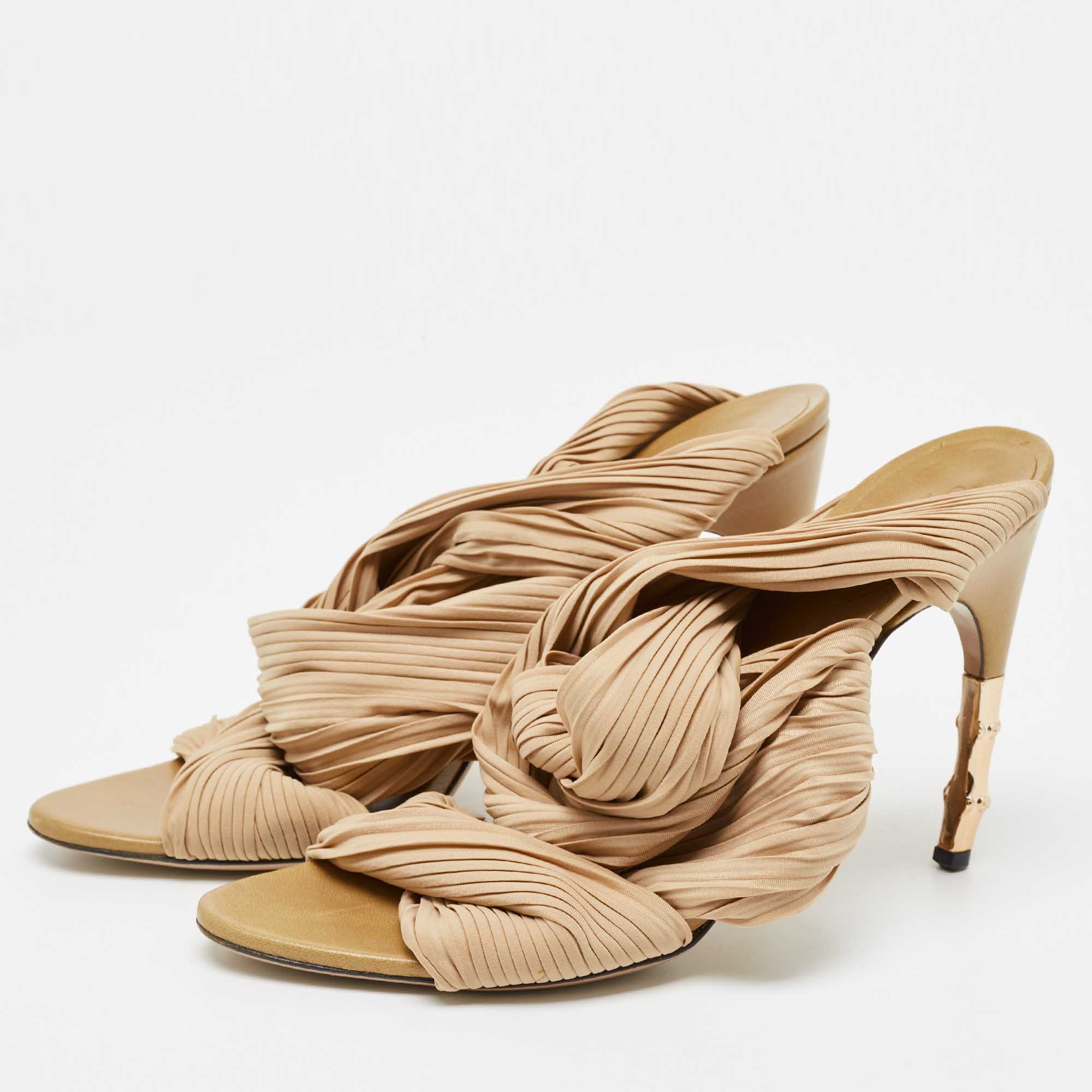 Gucci on sale nude sandals