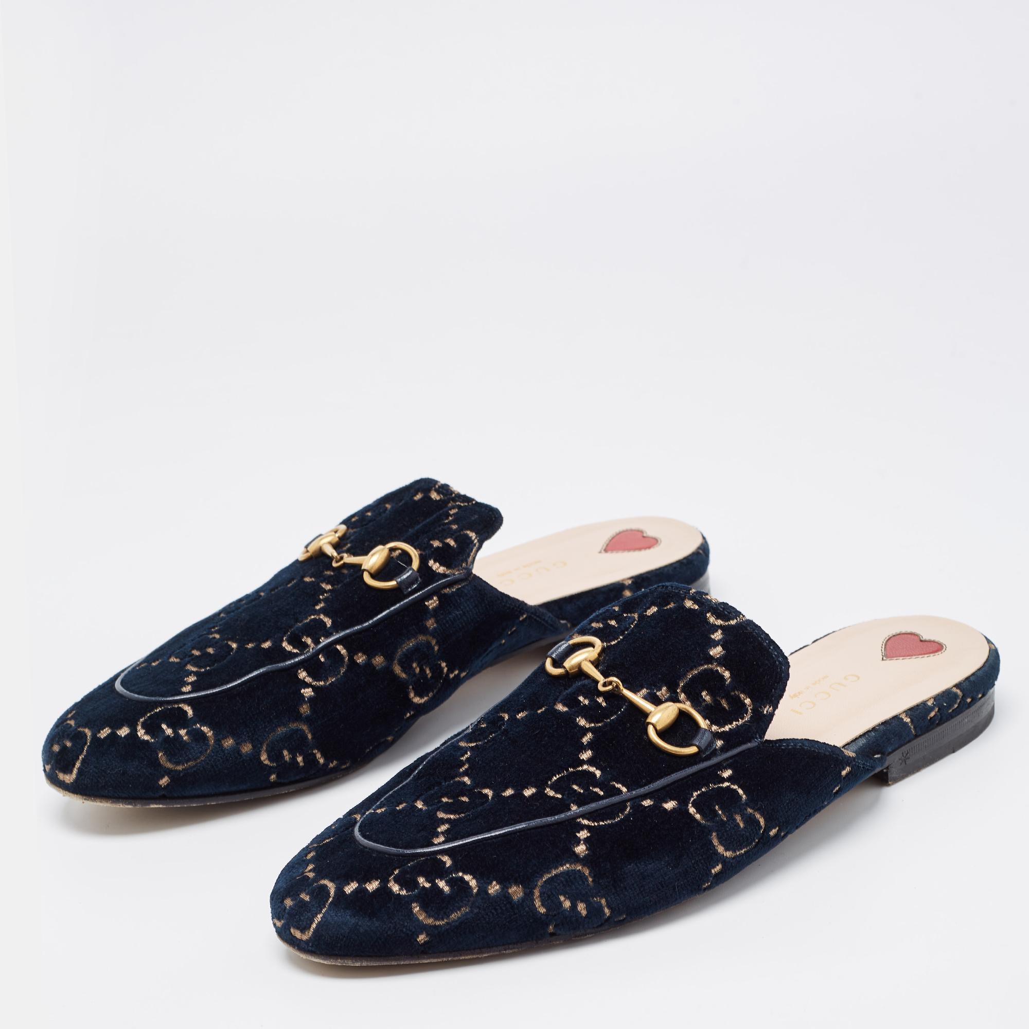 

Gucci Navy Blue Velvet Princetown Mules Size