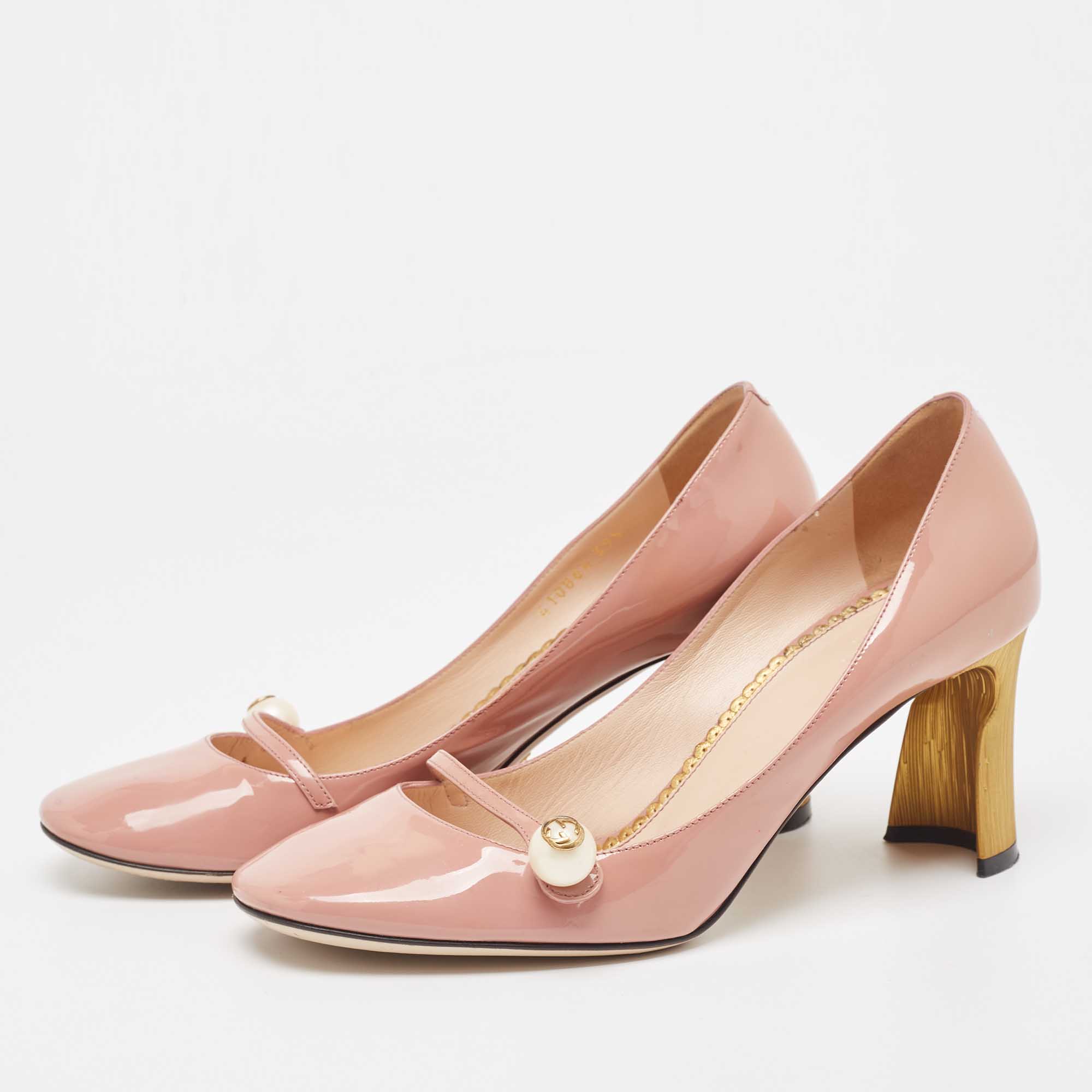 

Gucci Beige Patent Leather Vernice Pearl Arielle Mary Jane Pumps Size, Pink