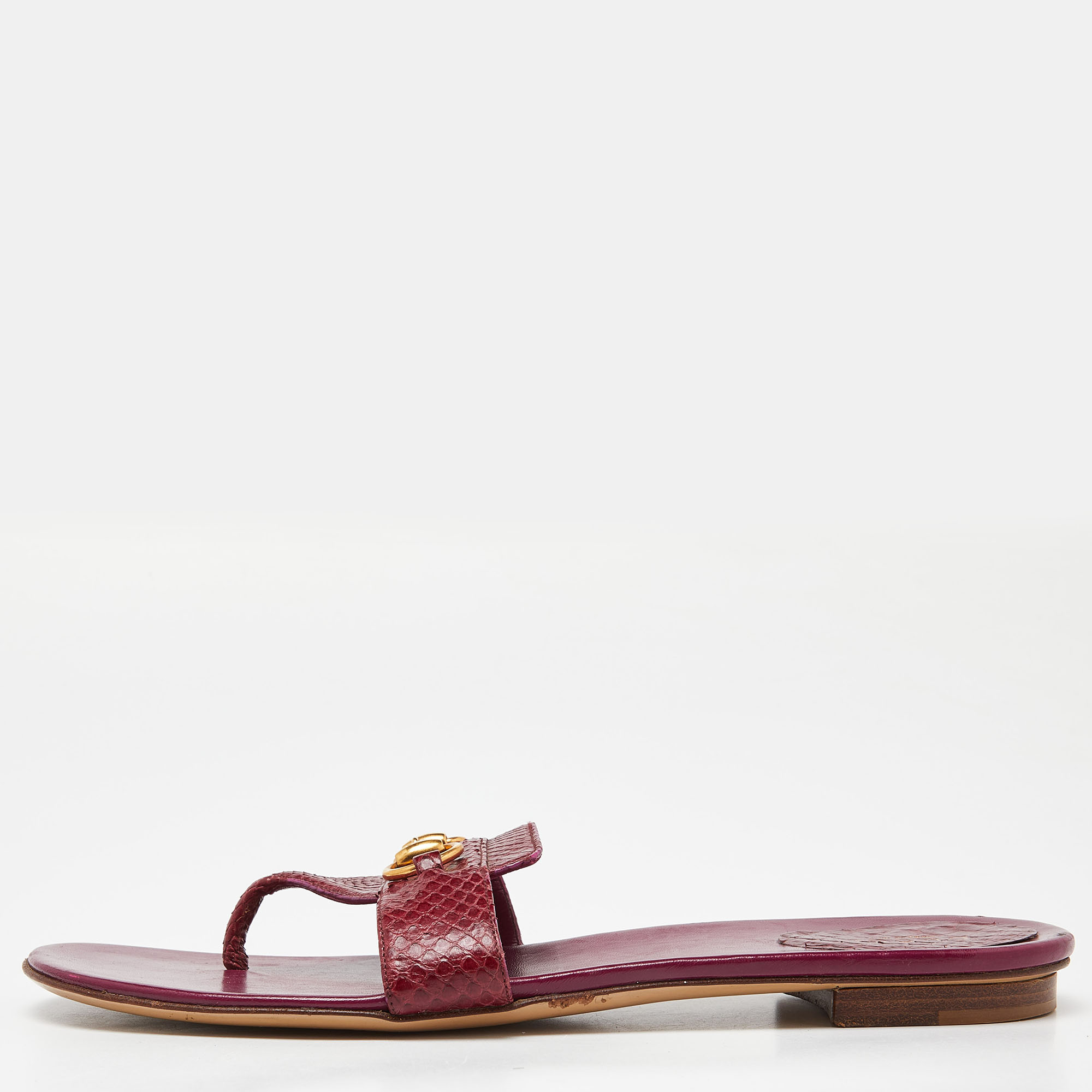 

Gucci Pink Watersnake Leather Horsebit Thong Flat Sandals Size