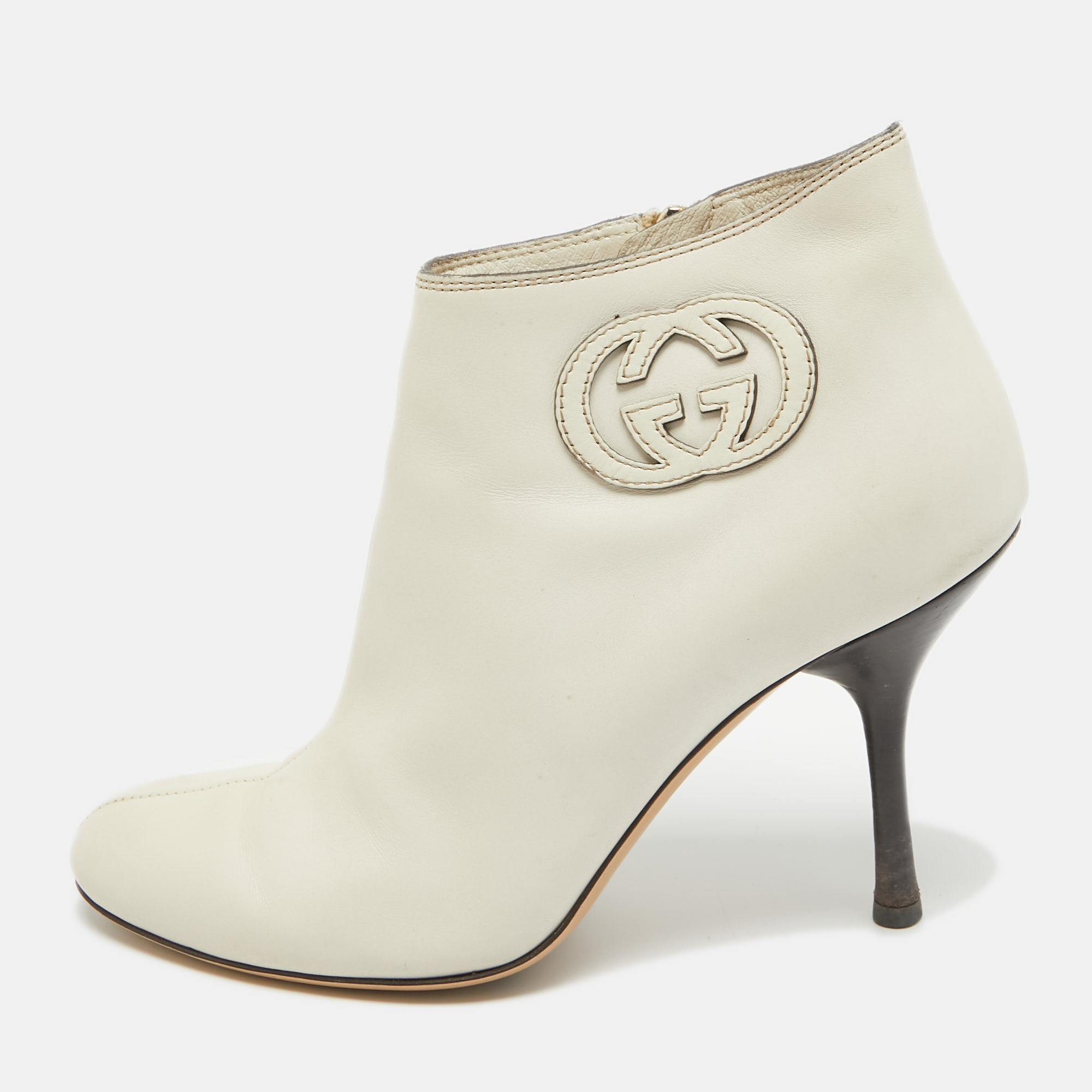 Pre-owned Gucci Cream Leather Interlocking Gg Booties Size 37