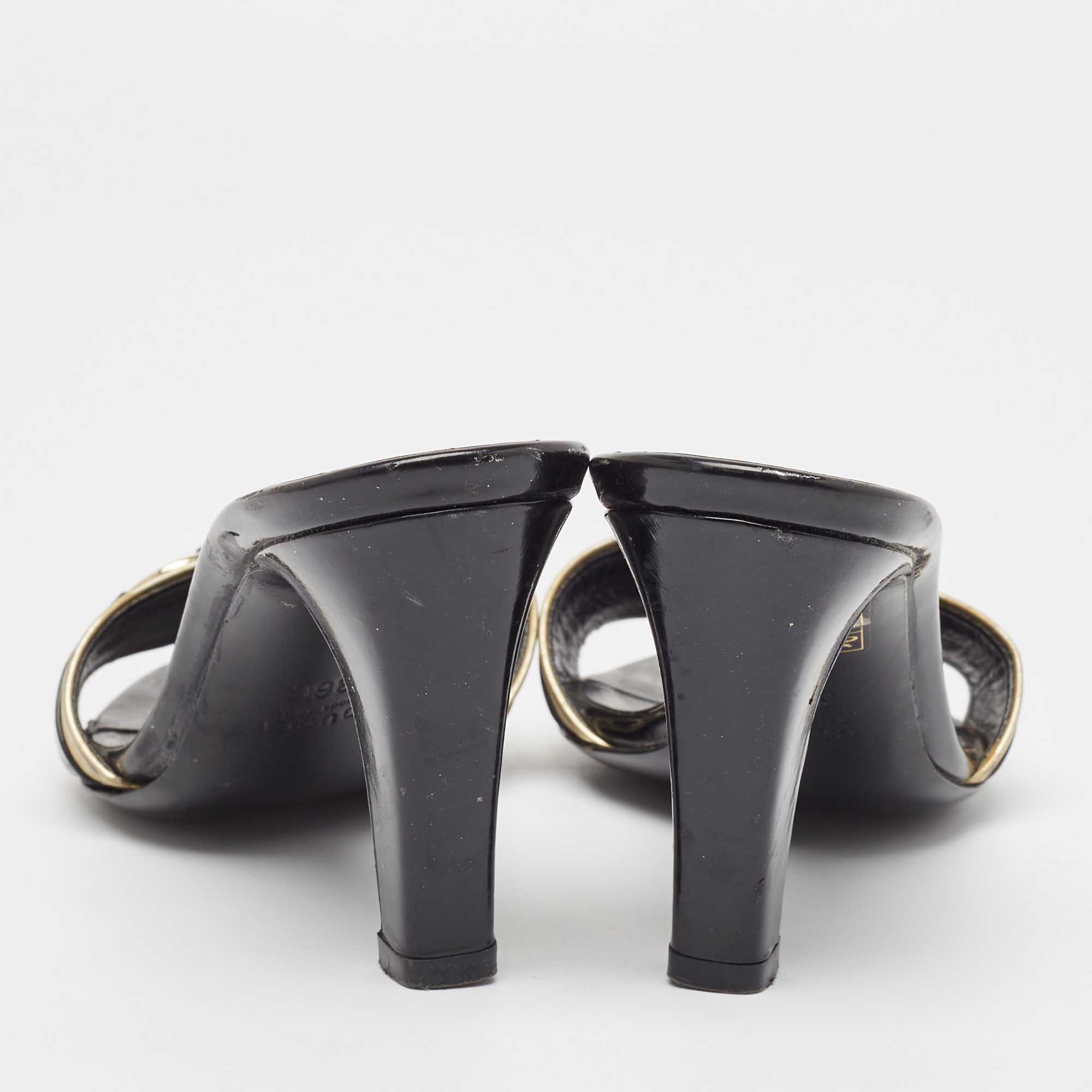 Gucci Black/Gold Leather Slip On Sandals Size 36 