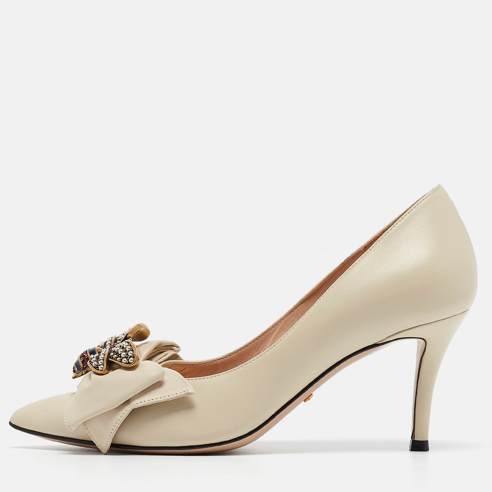 

Gucci Cream Leather Embellished Queen Margaret Bow Pumps Size