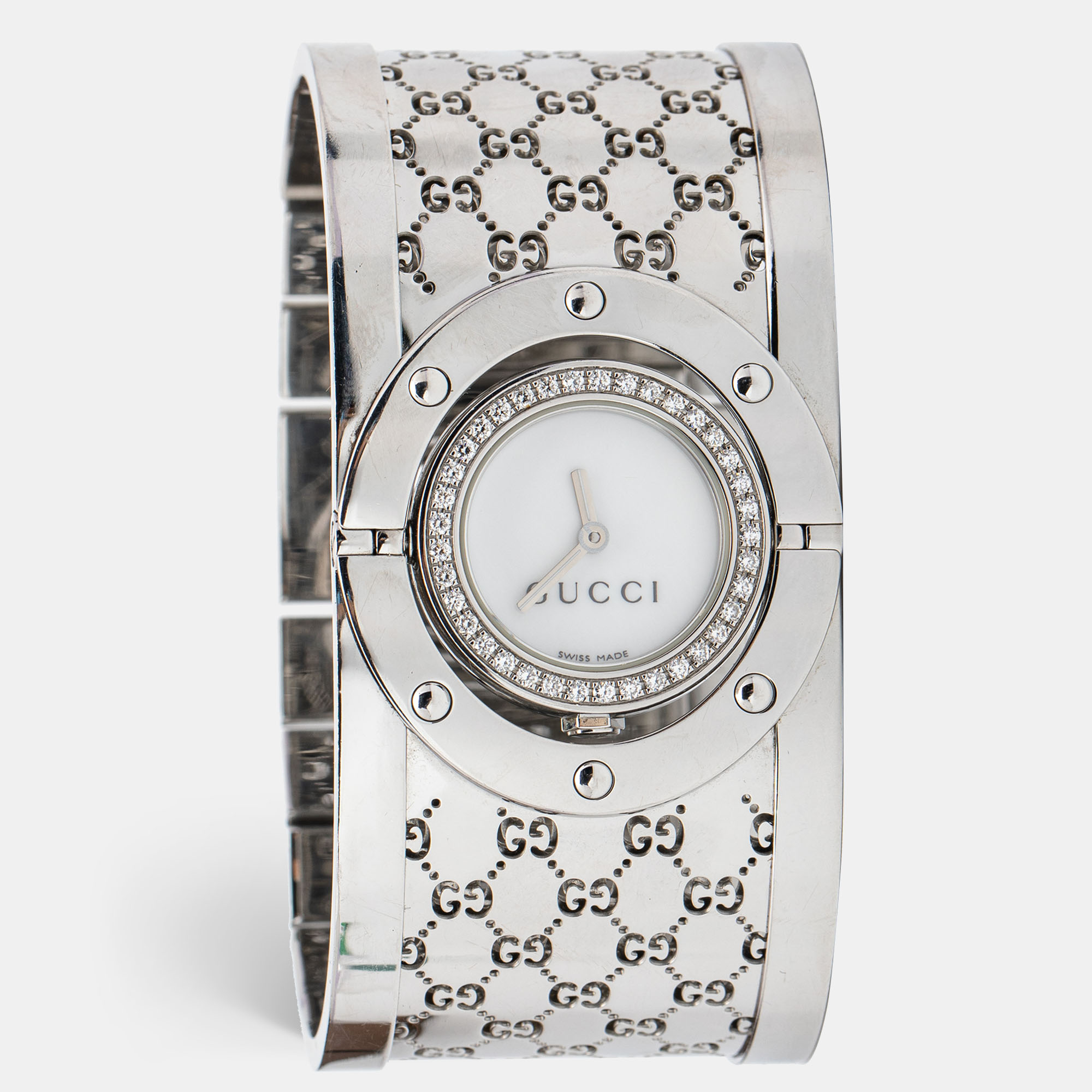 Pre Owned Gucci White Mother Of Pearl Diamond Stainless Steel Twirl Women's Wristwatch 23 mm