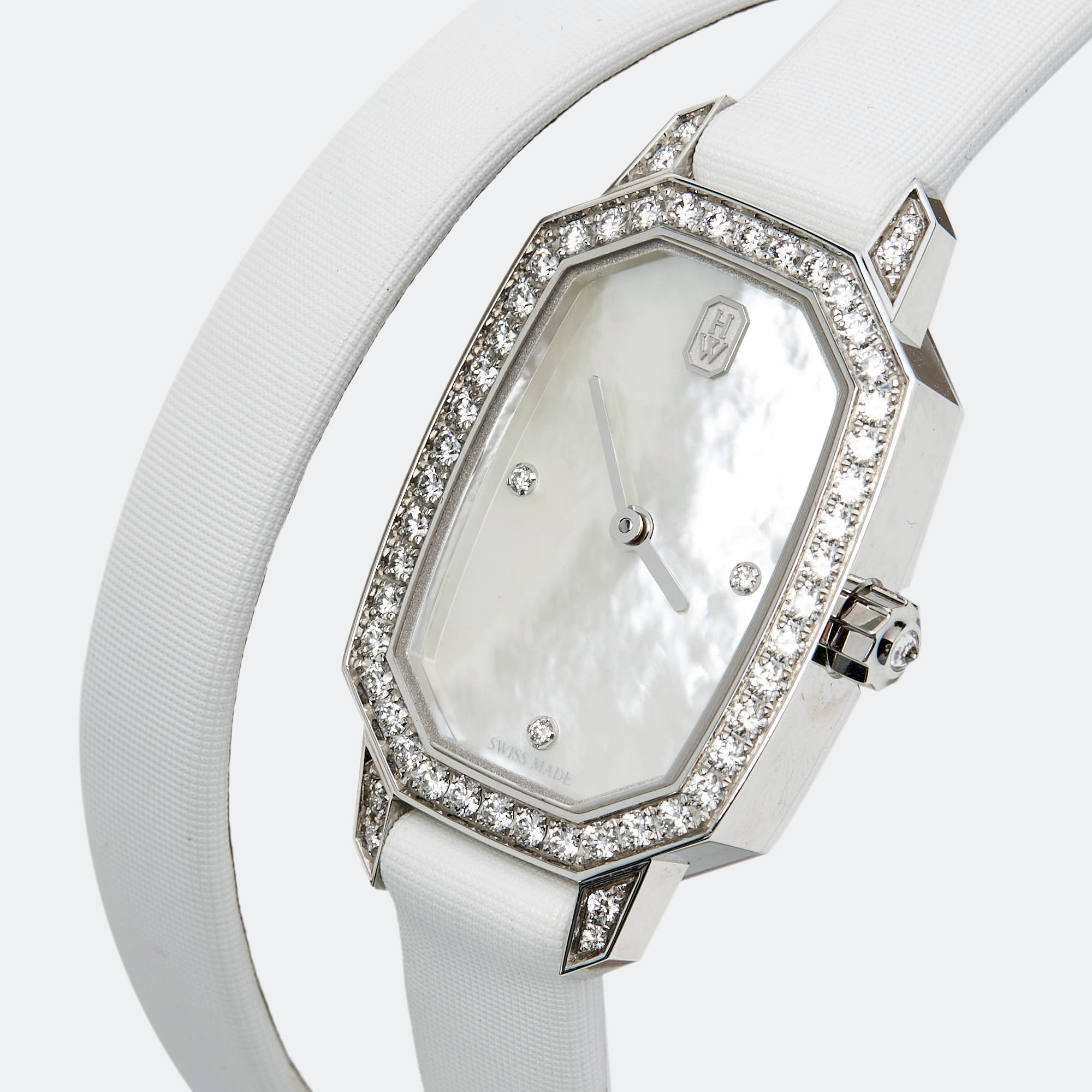 

Harry Winston Mother of Pearl, White