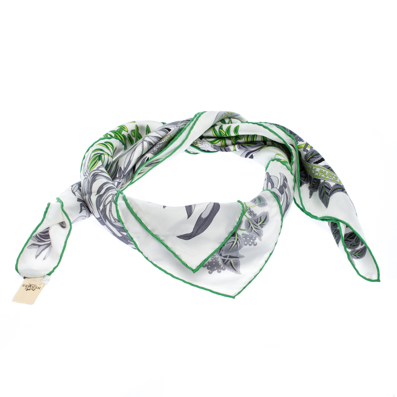 Pre Owned Hermes White La Promenade De Platon Printed Silk Scarf