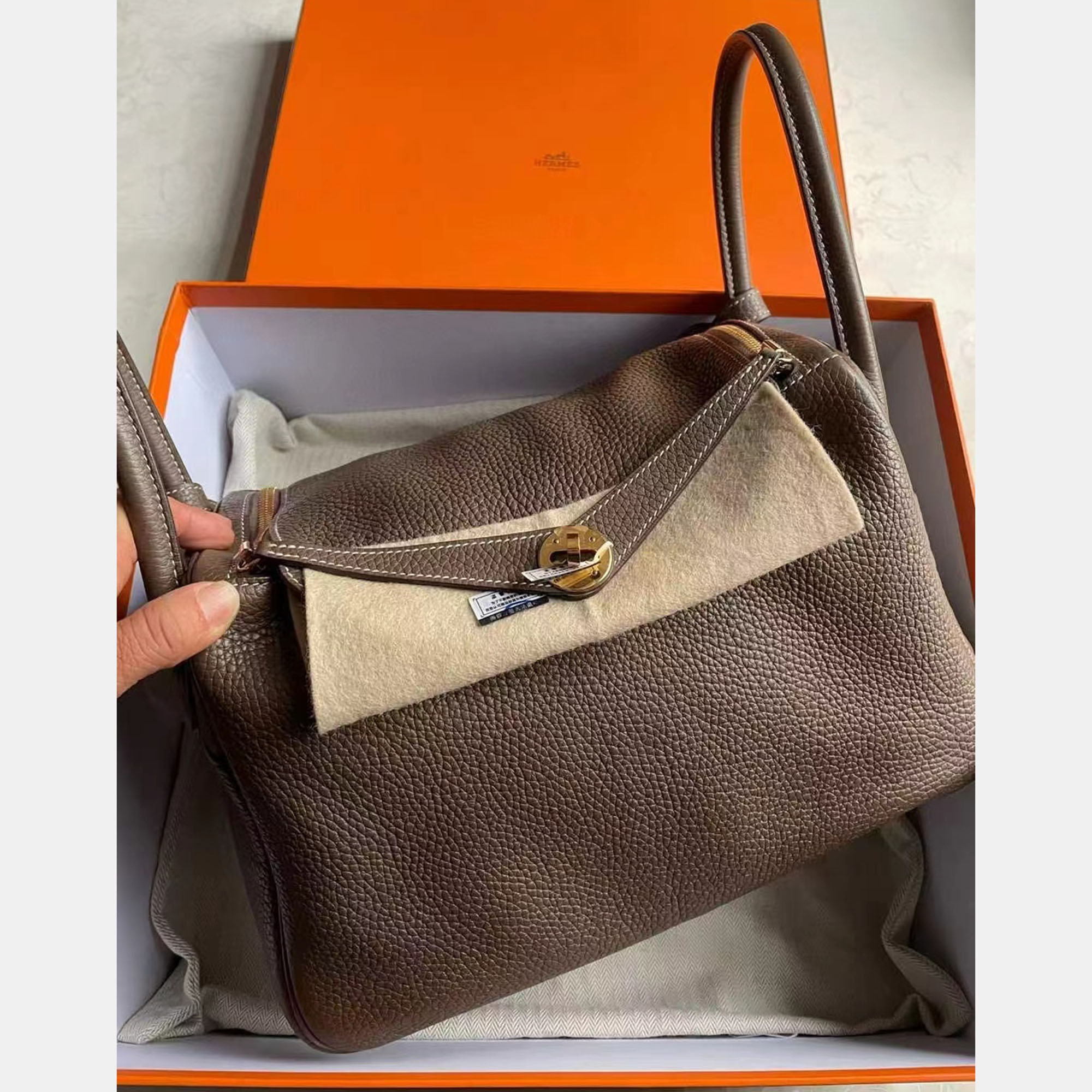 Hermes Etoupe lindy 30 bag 