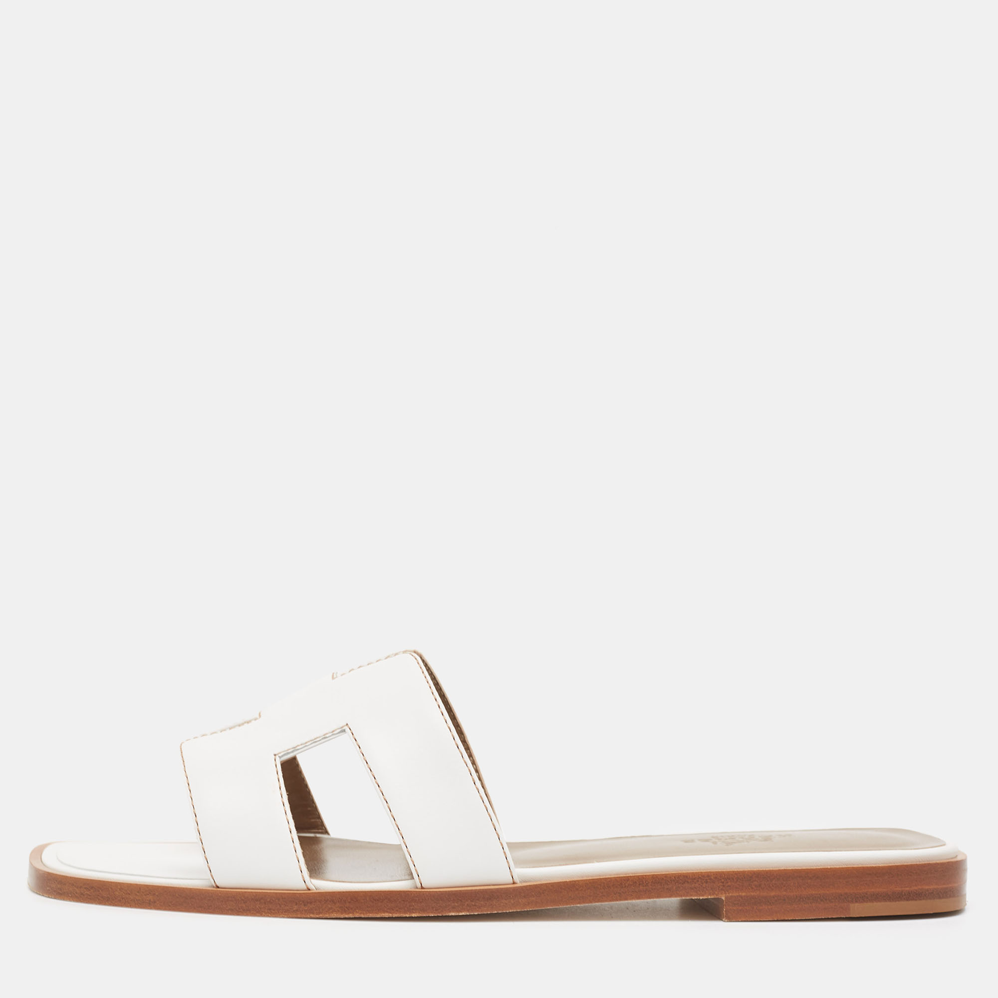 

Hermes White Leather Oran Flat Slides Size