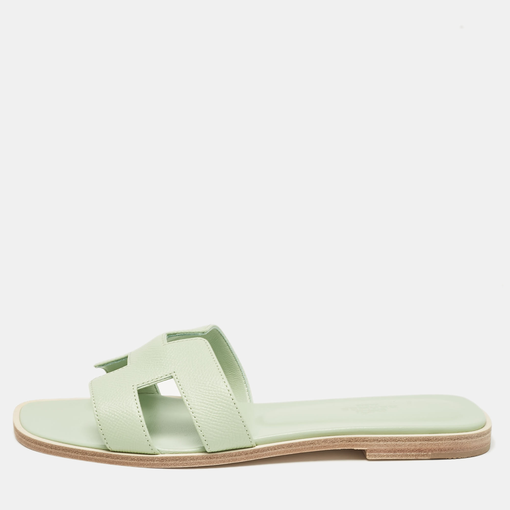 

Hermes Green Leather Oran Flat Slides Size