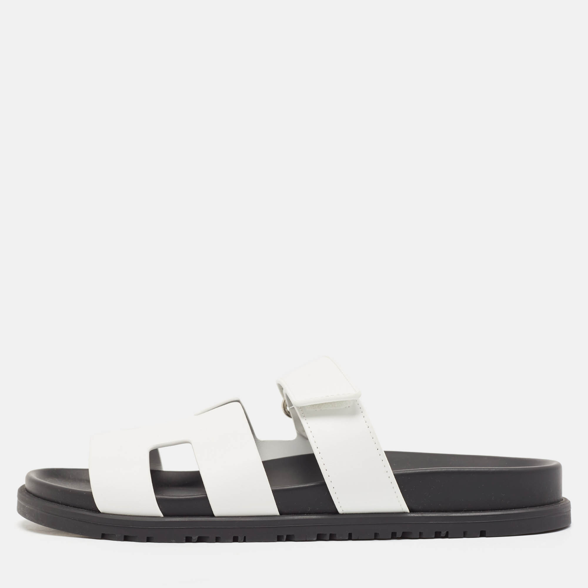 

Hermes White Leather Chypre Flat Sandals Size