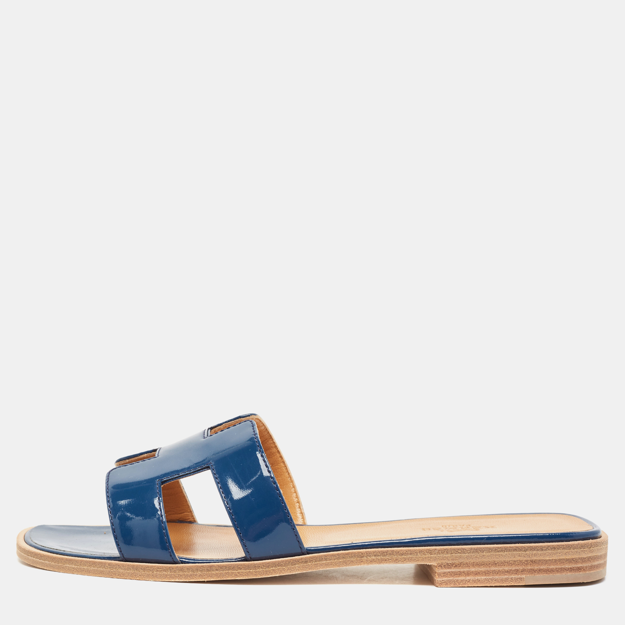 

Hermes Blue Patent Leather Oran Flat Slides Size