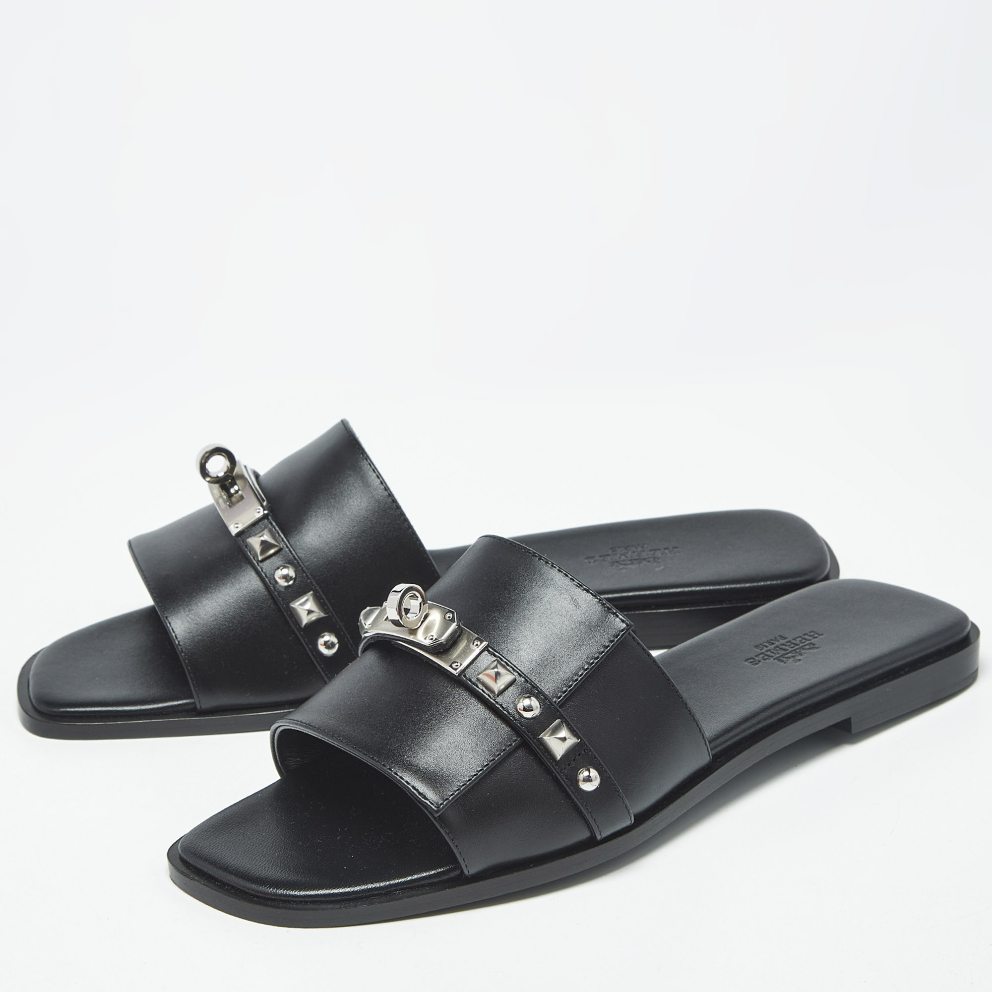

Hermès Giulia Studded Size  Black Leather Flat Slides