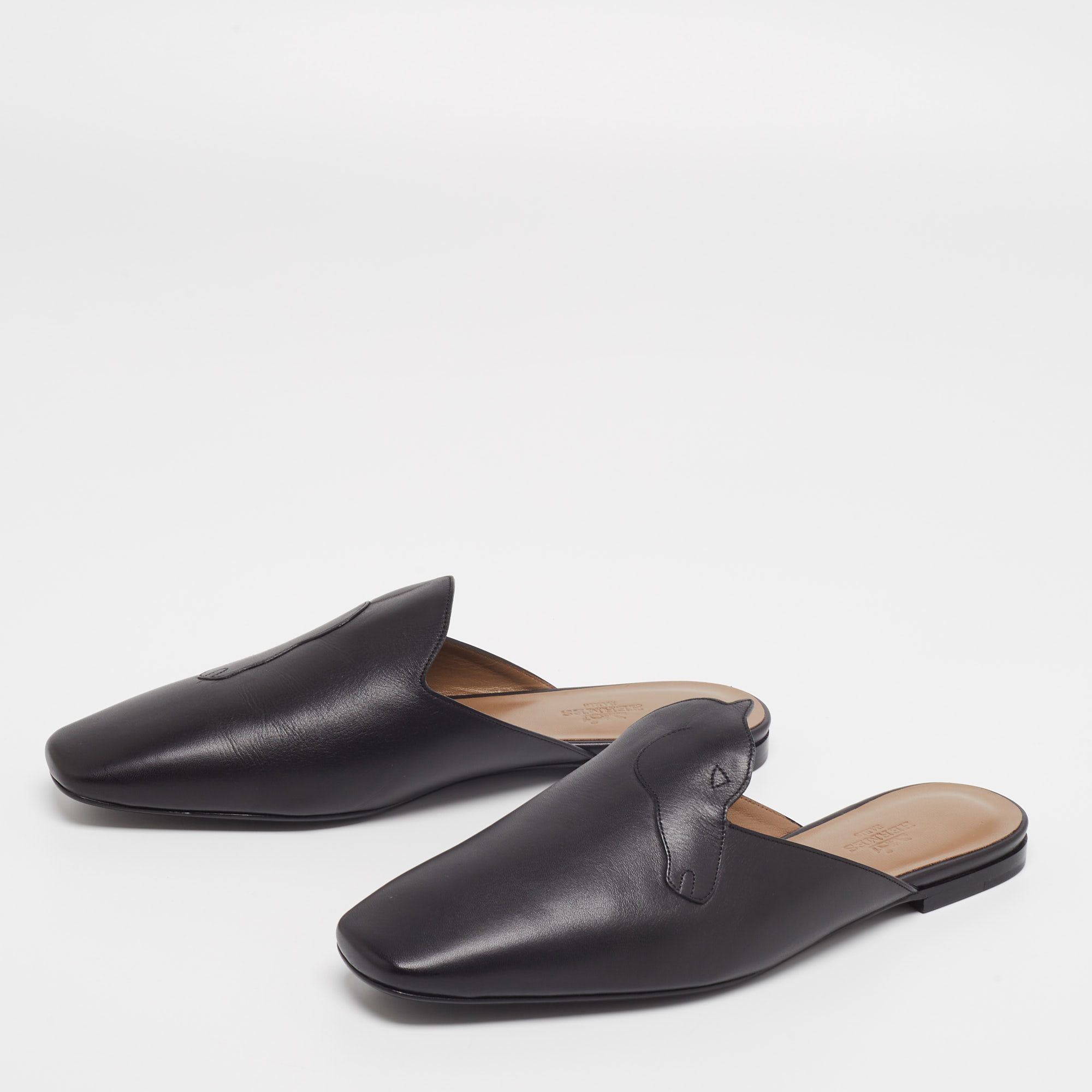 

Hermès Black Leather Pointed Toe Mule Size