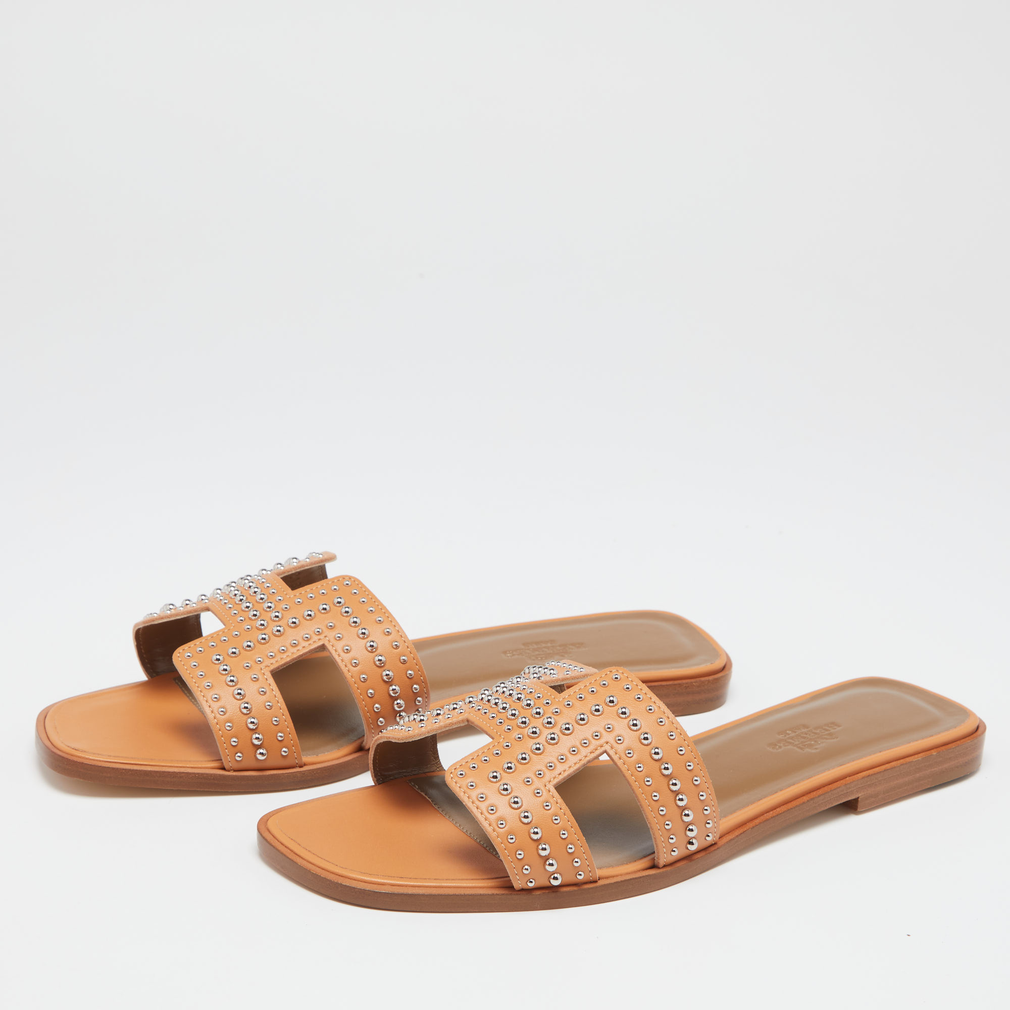 

Hermes Peach Leather Studded Oran Flat Slide Sandals Size, Orange