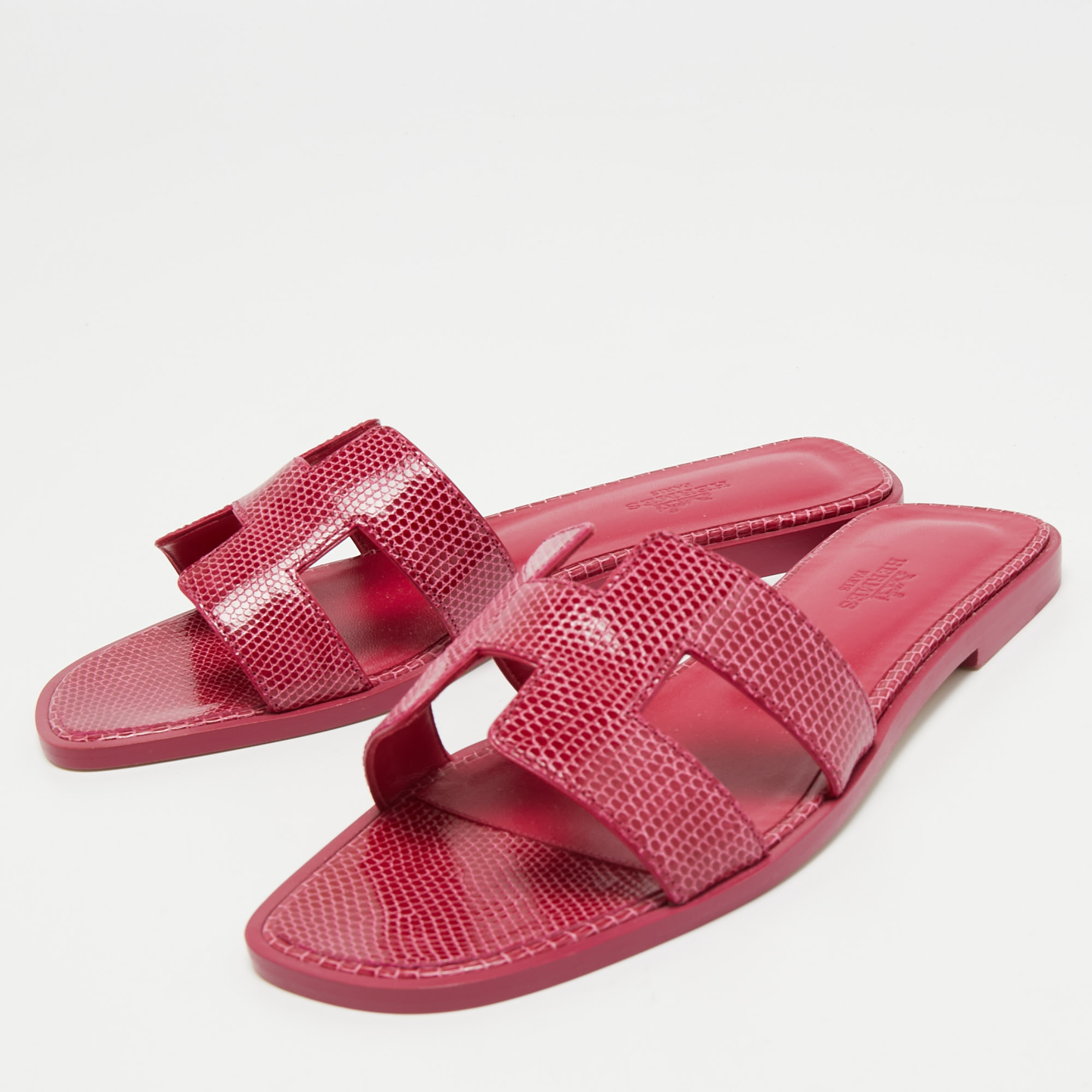 

Hermes Pink Lizard Leather Oran Flat Slides Size