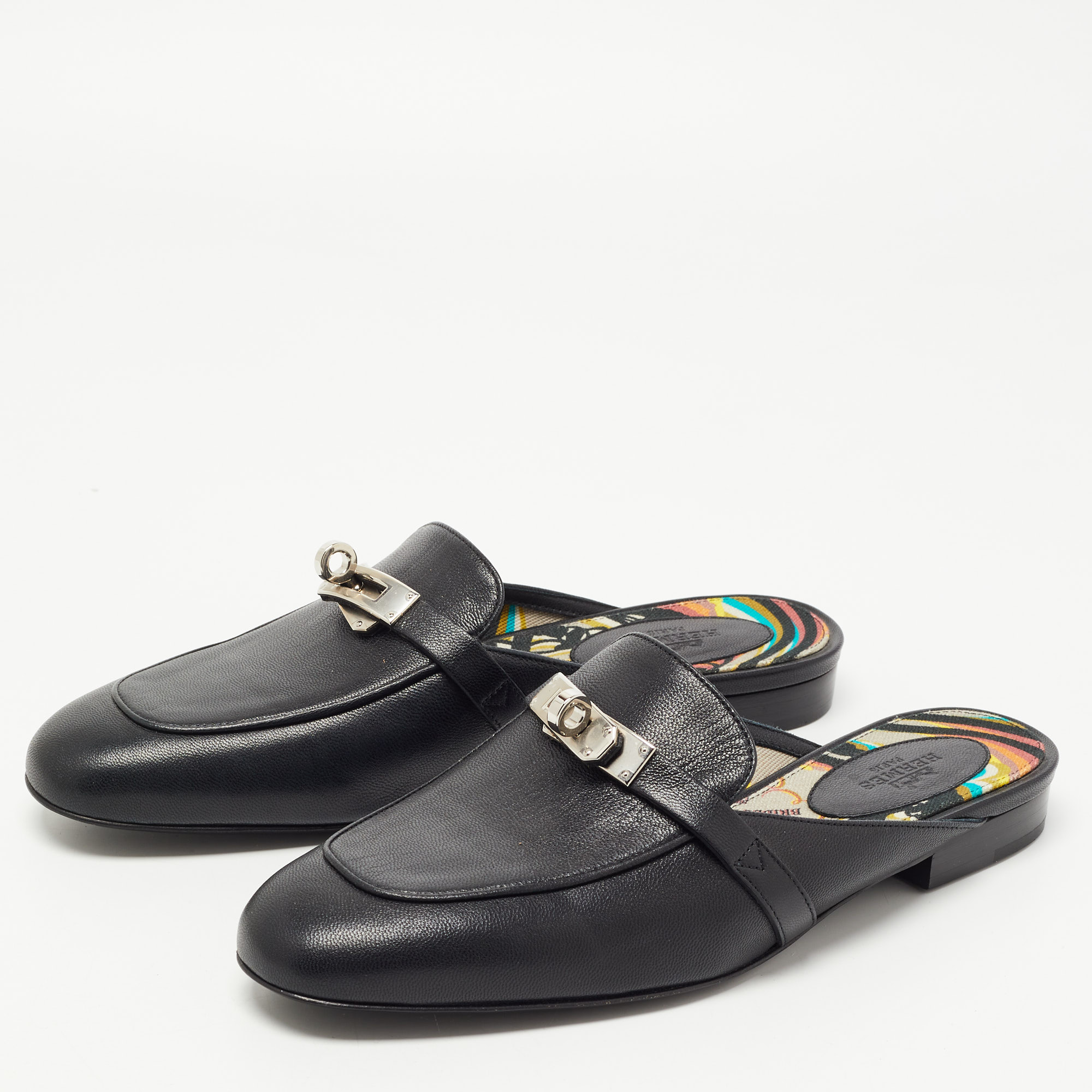 

Hermes Black Leather Oz Flat Mules Size