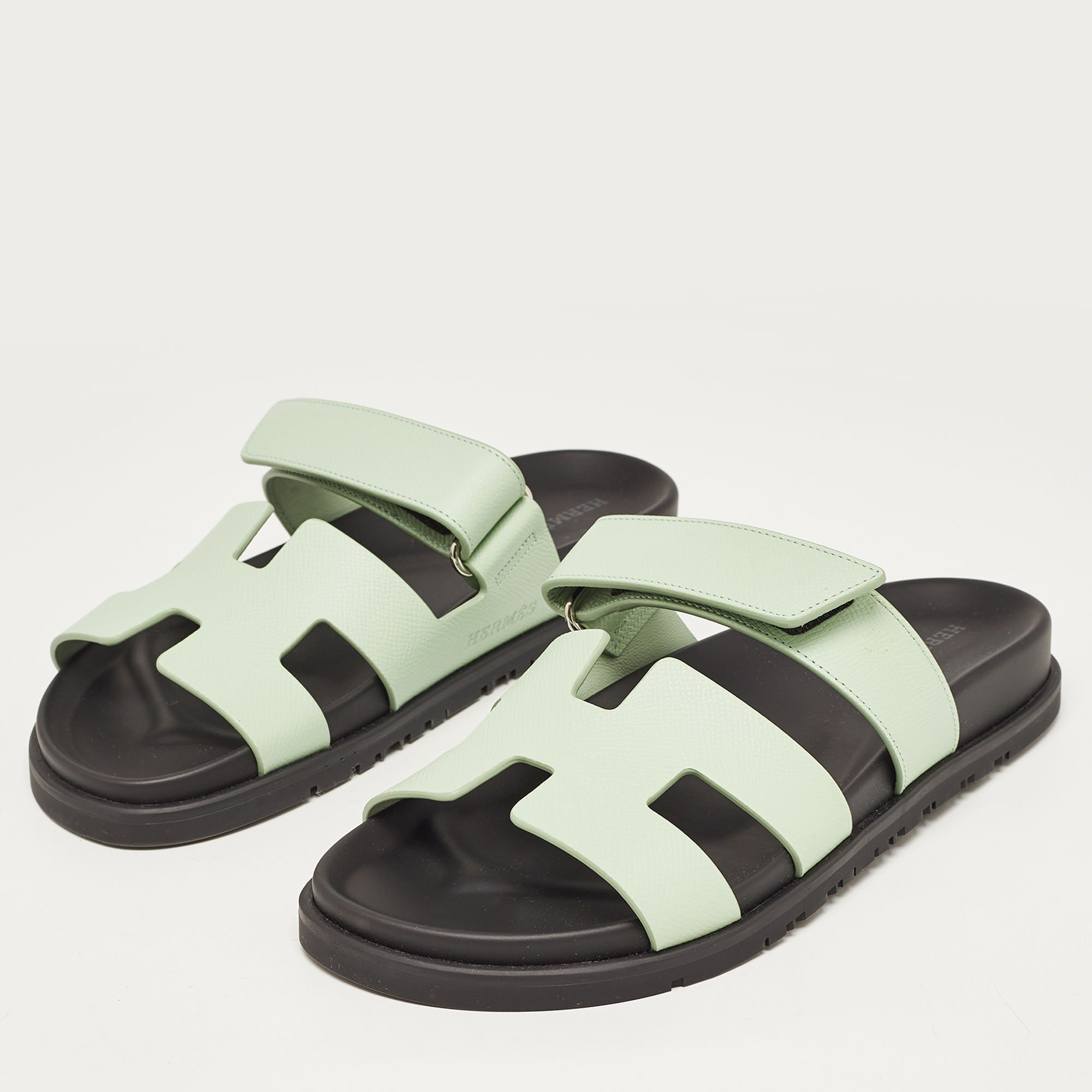 

Hermes Mint Green Leather Chypre Sandals Size