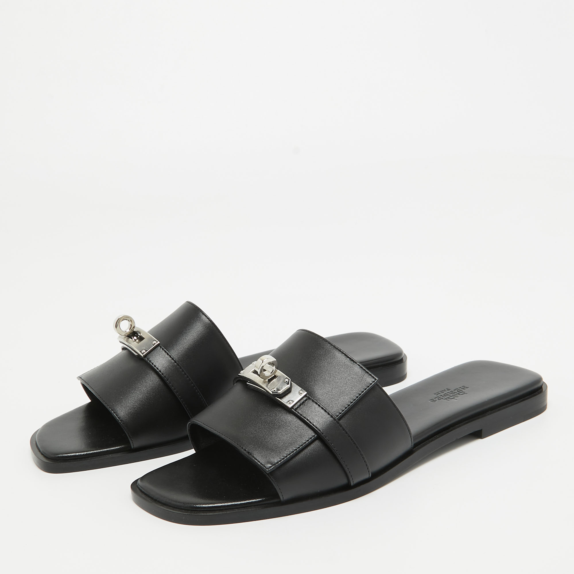 

Hermes Black Leather Gabriel Flat Slides Size