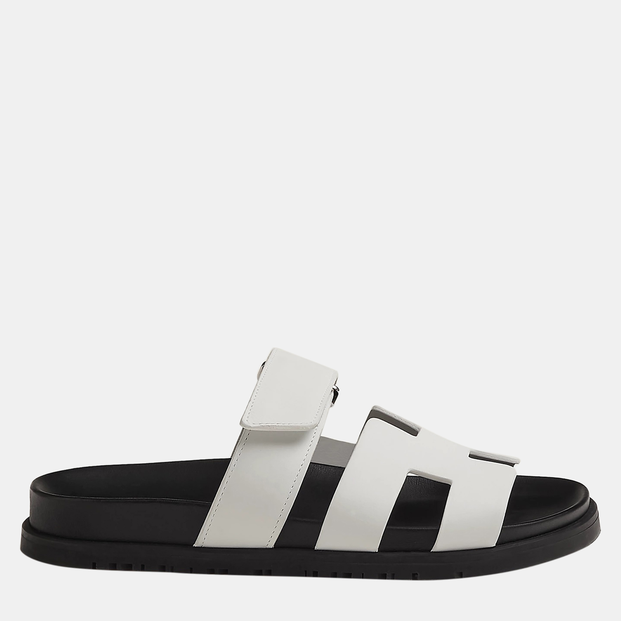 Pre-owned Hermes Black And White Rubber Chypre Sandal
