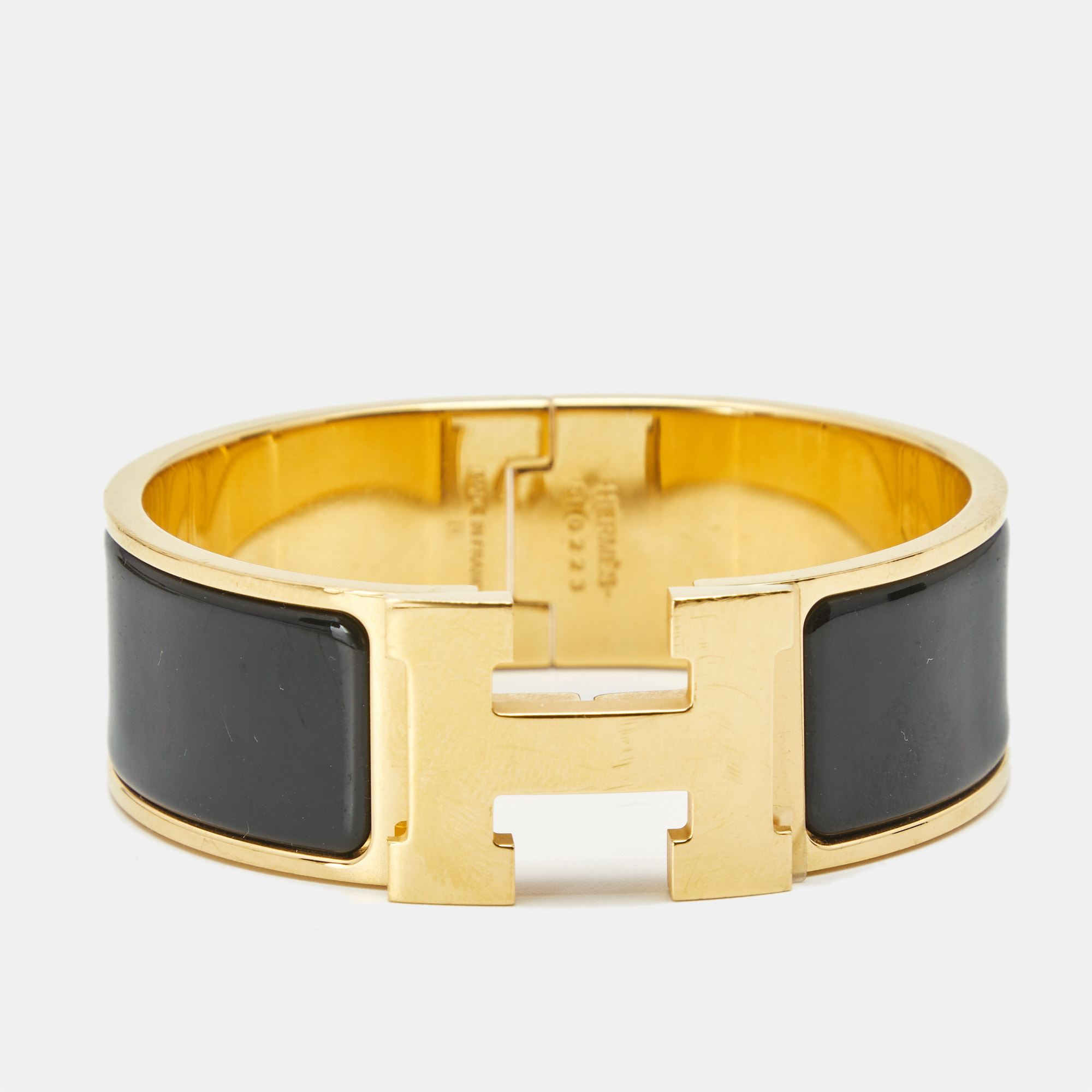 Pre-owned Hermes Clic Clac H Black Enamel Gold Tone Bracelet