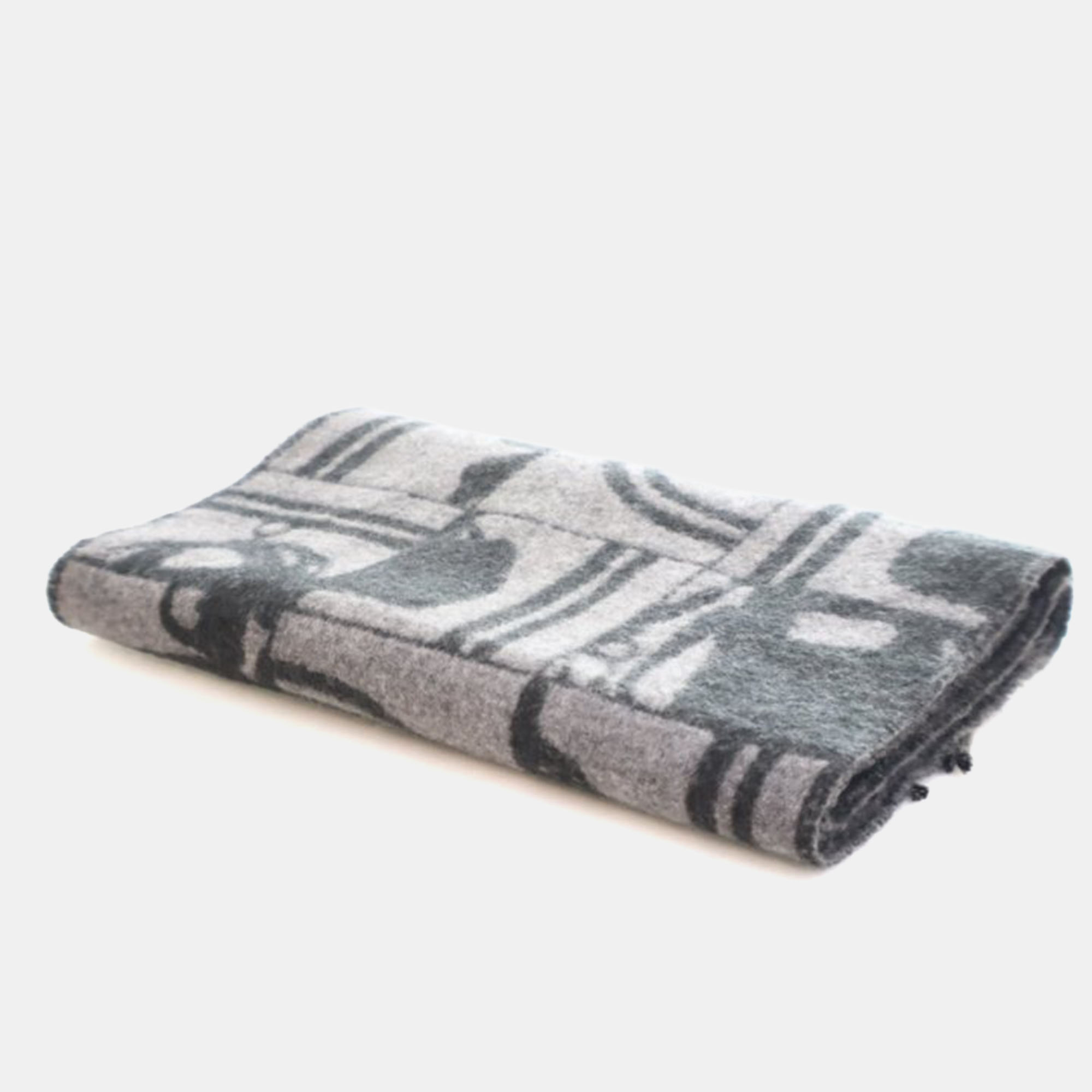 Pre-owned Hermes Brides De Gala Cashmere Fringe Scarf In Gray