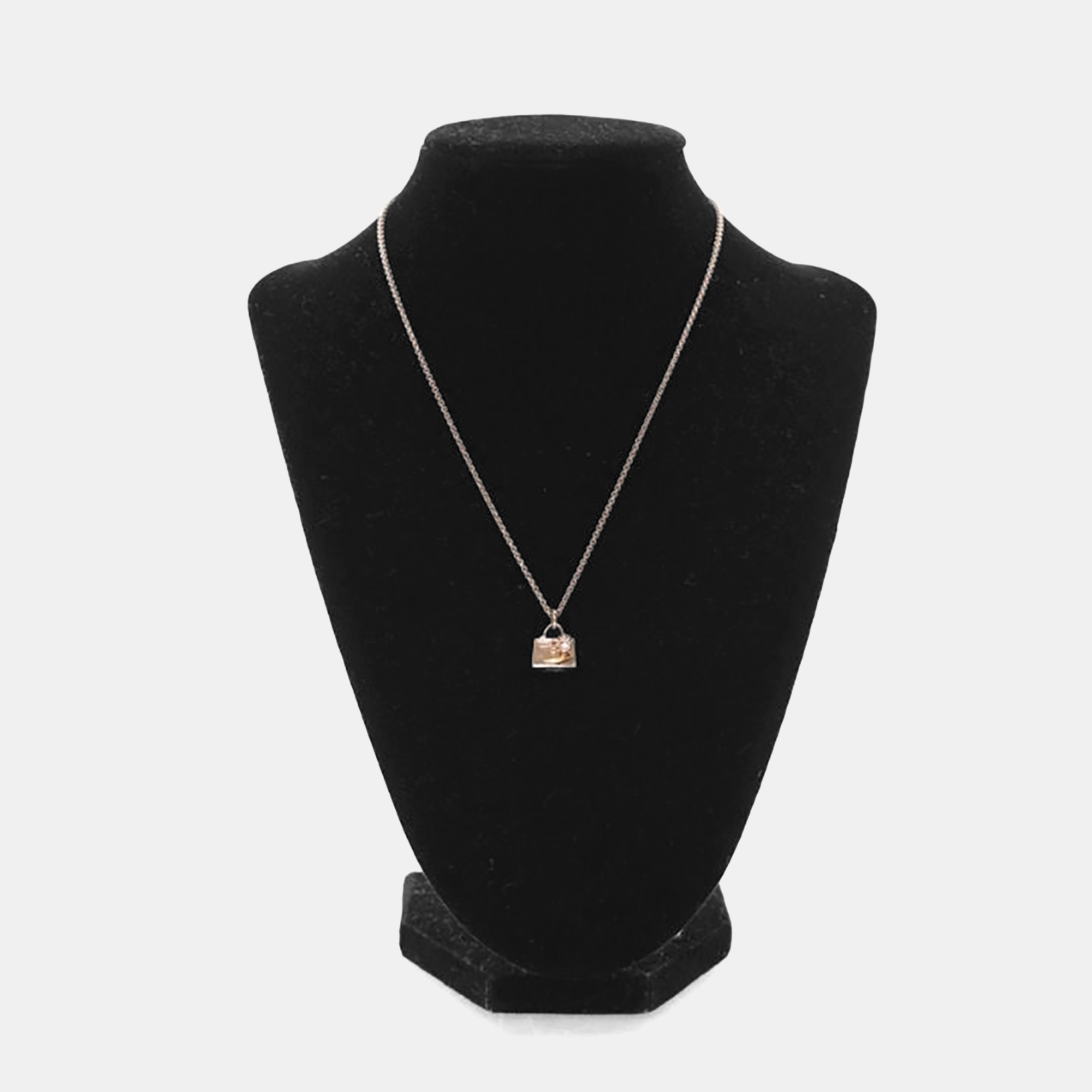 

Hermes 18K Rose Gold Amulettes Kelly Pendant