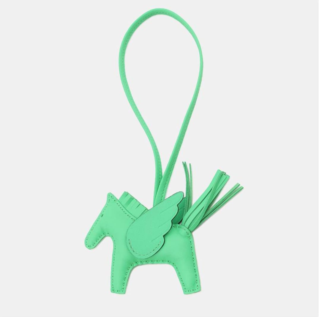 

Hermes Rodeo Pegasus Vertcomic Lambskin Size Pm, Green