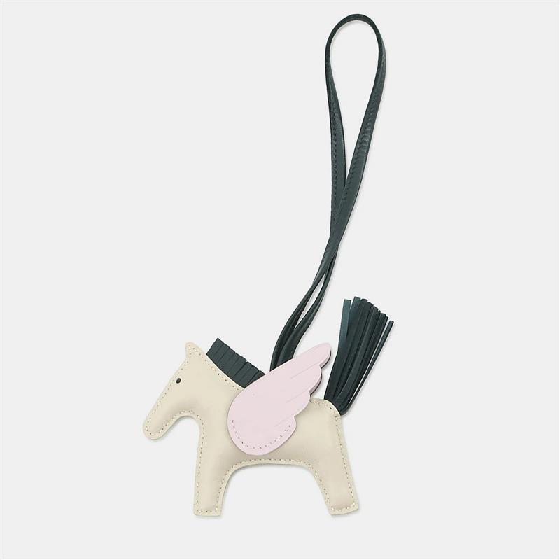 

Hermes Rodeo Pegasus Craie / Rose Sakura / Vert Shipley Lambskin, Cream