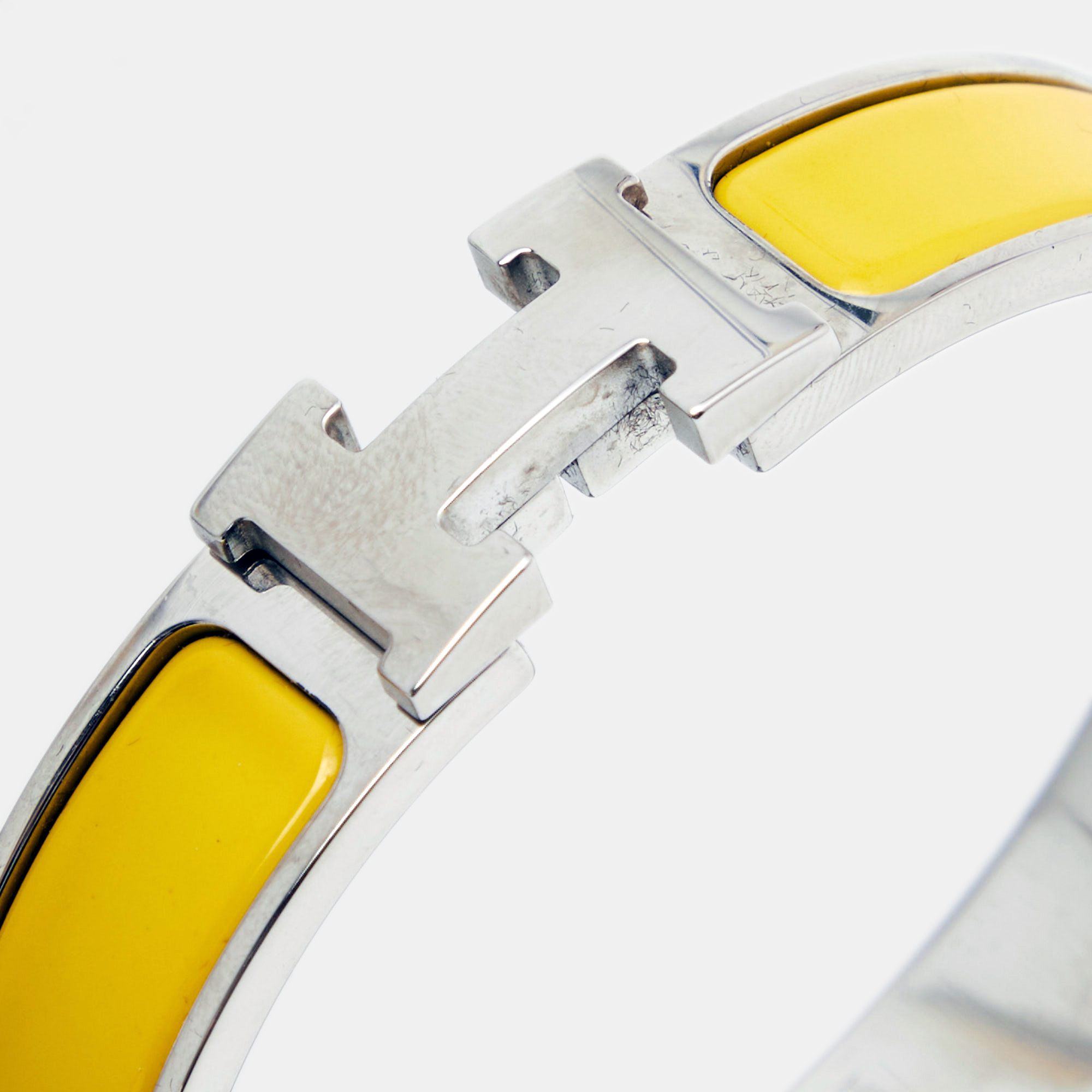 

Hermès Clic H Yellow Enamel Palladium Plated Metal Bracelet