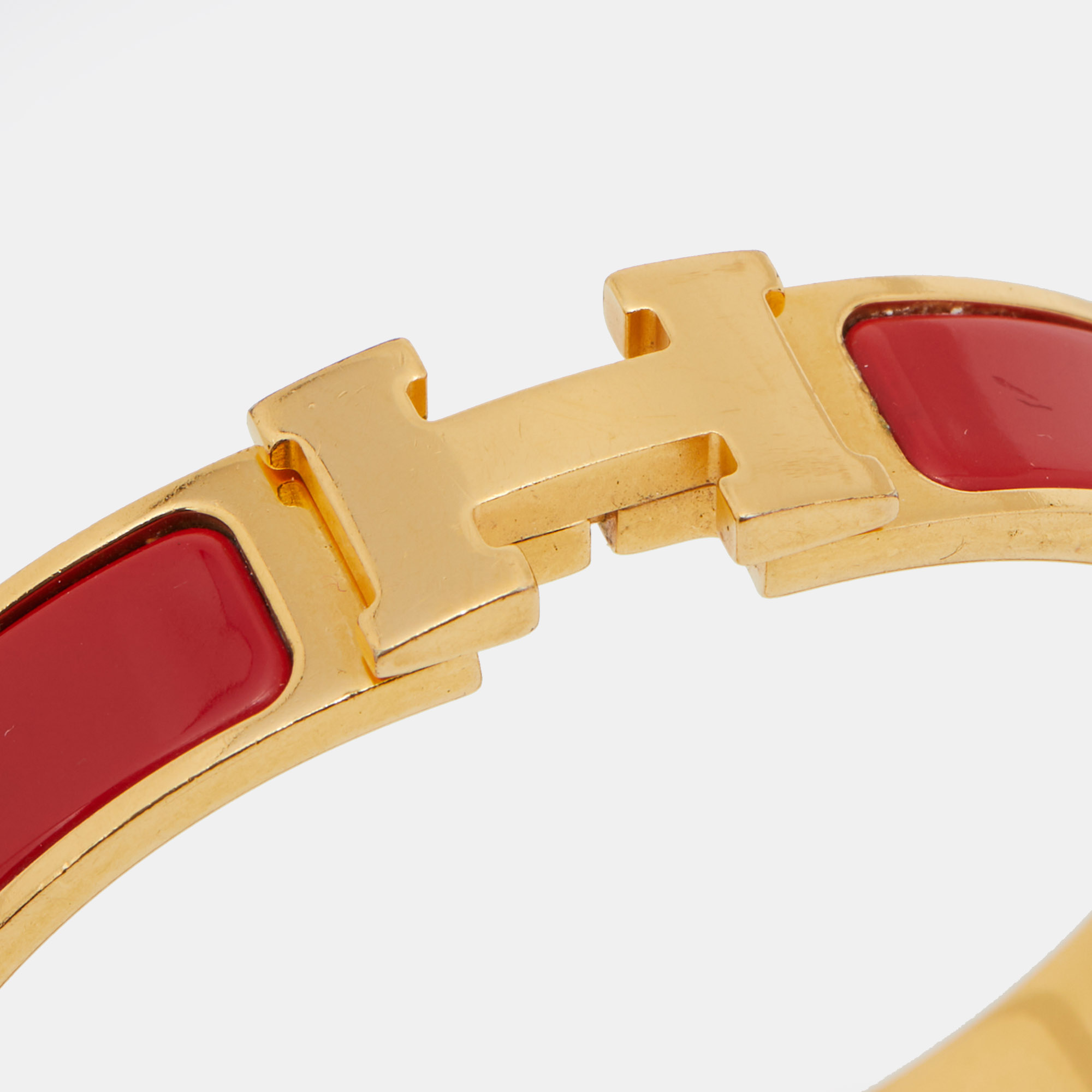 

Hermes Clic H Red Enamel Gold Plated Narrow Bracelet